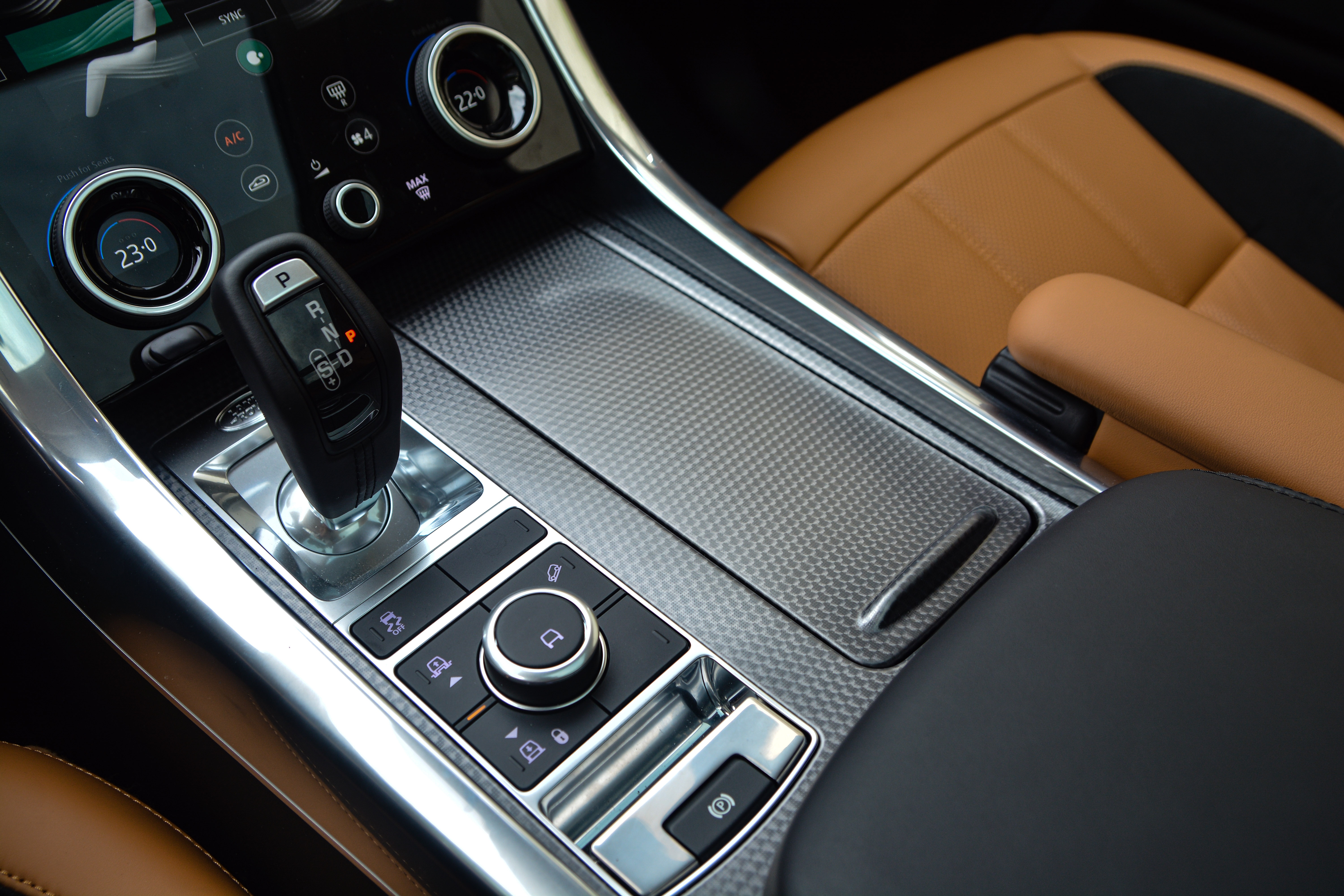 Đánh giá Range Rover Sport HSE Dynamic ảnh 18 Danh gia Range Rover Sport HSE Dynamic anh 18