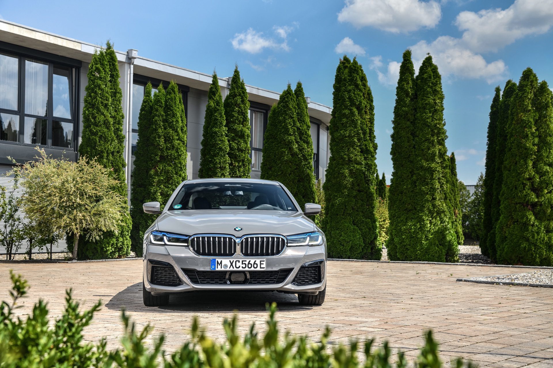 Chi tiết BMW 545e xDrive 2021 ảnh 2 Chi tiet BMW 545e xDrive 2021 anh 2