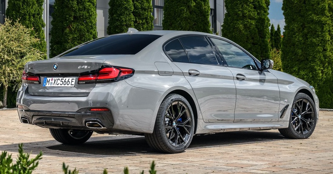 Chi tiết BMW 545e xDrive 2021 ảnh 11 Chi tiet BMW 545e xDrive 2021 anh 11