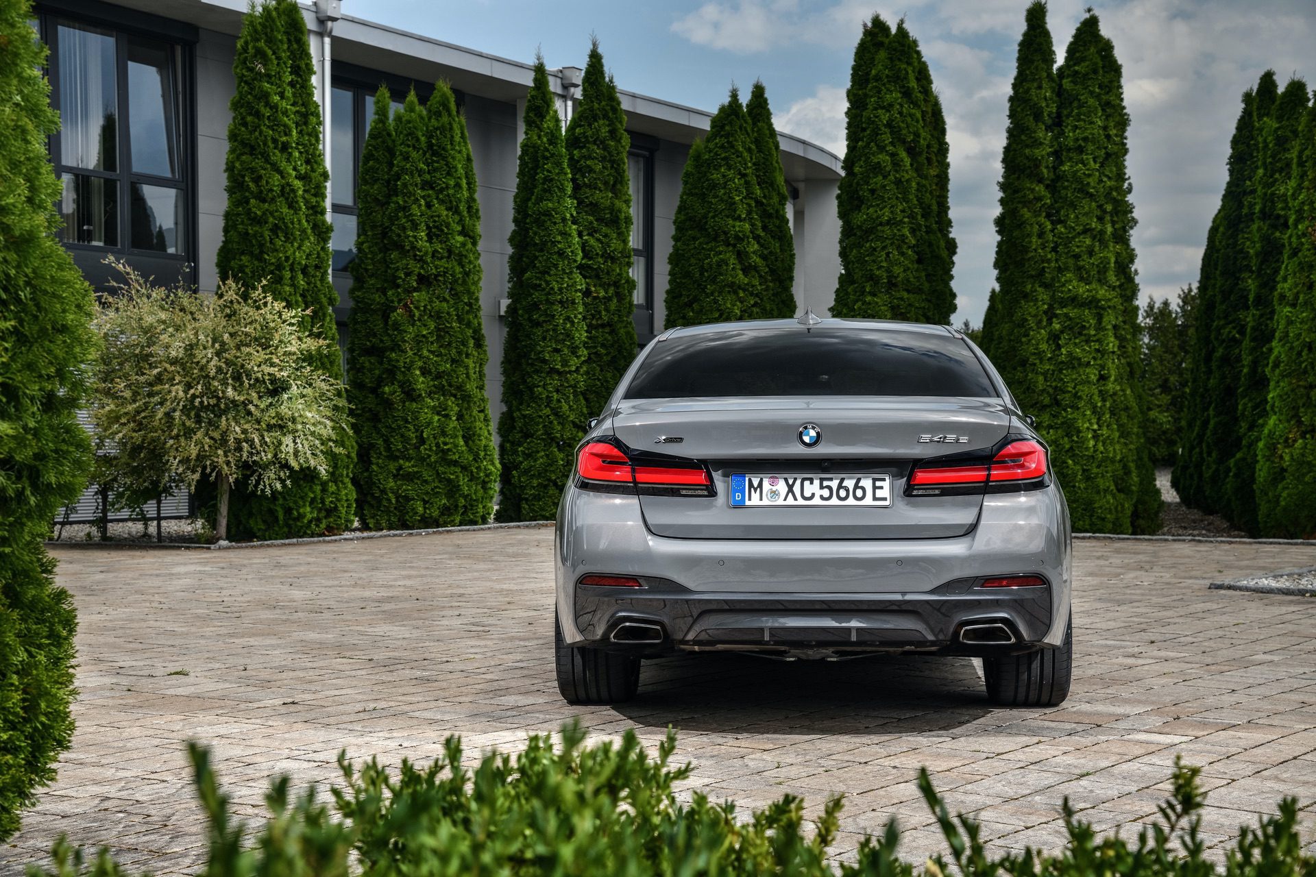 Chi tiết BMW 545e xDrive 2021 ảnh 12 Chi tiet BMW 545e xDrive 2021 anh 12