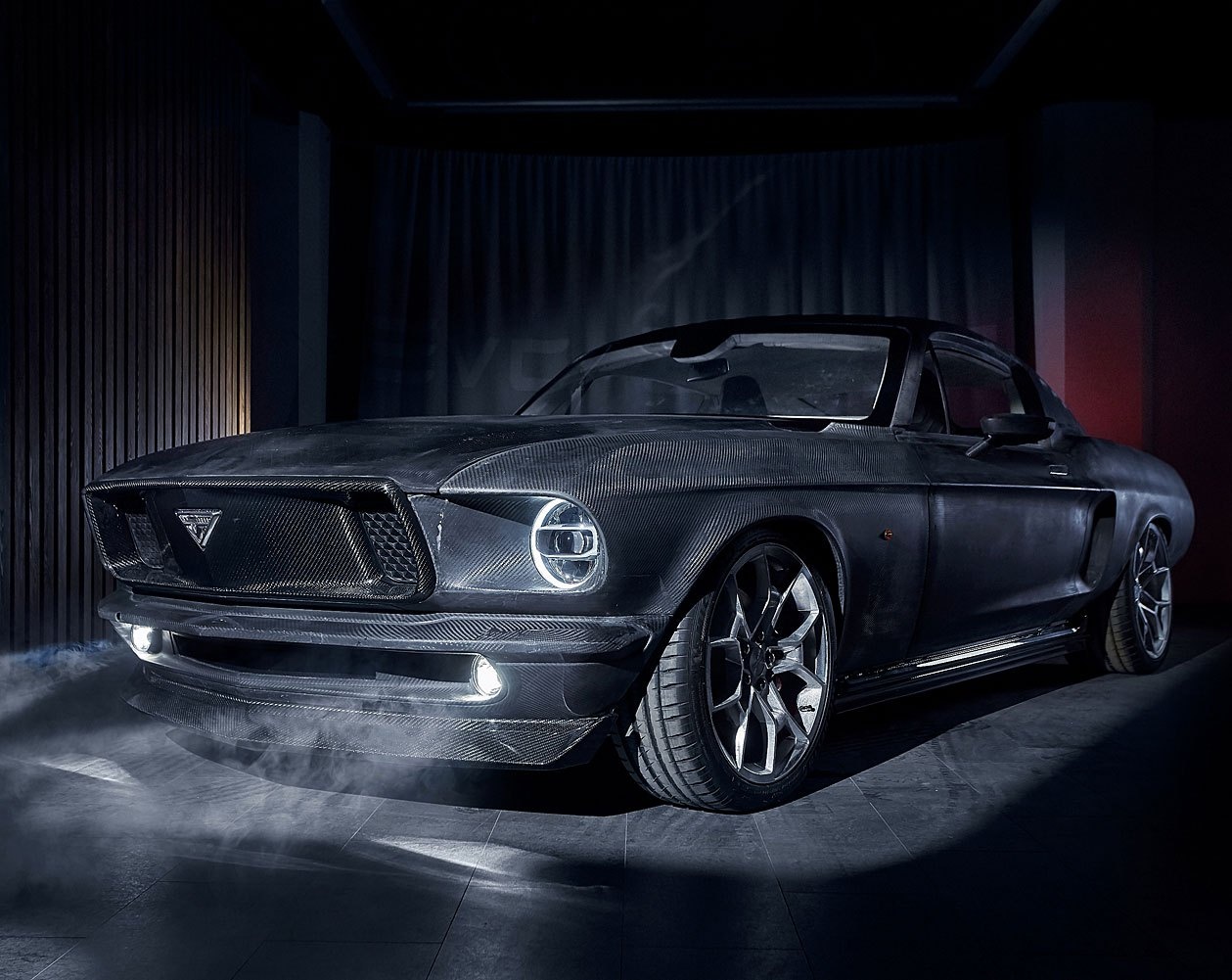 Hang xe Nga che tao xe dien tu Tesla Model S va Ford Mustang anh 2