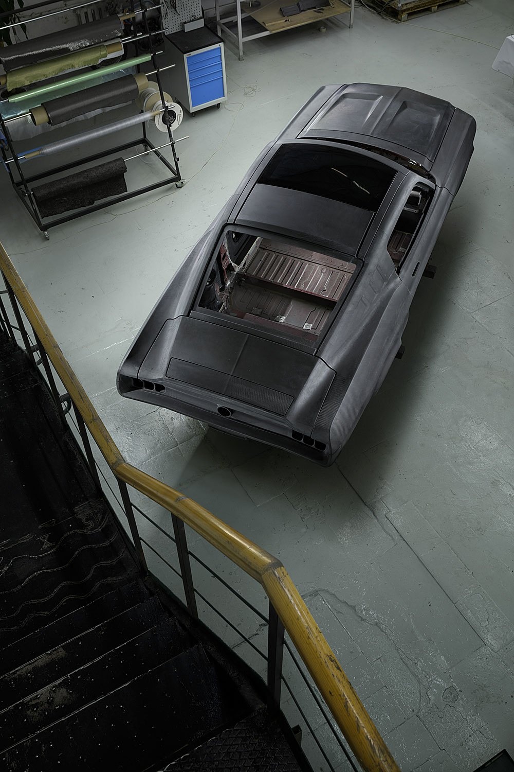 Hang xe Nga che tao xe dien tu Tesla Model S va Ford Mustang anh 4