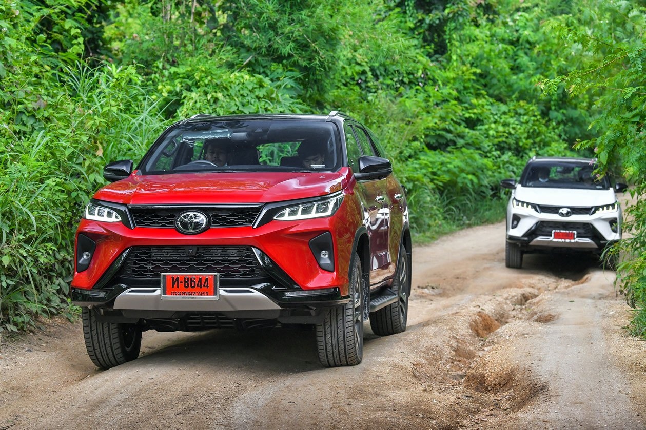 Toyota Fortuner 2.8 Legender 4WD - nang cao kha nang off-road hinh anh
