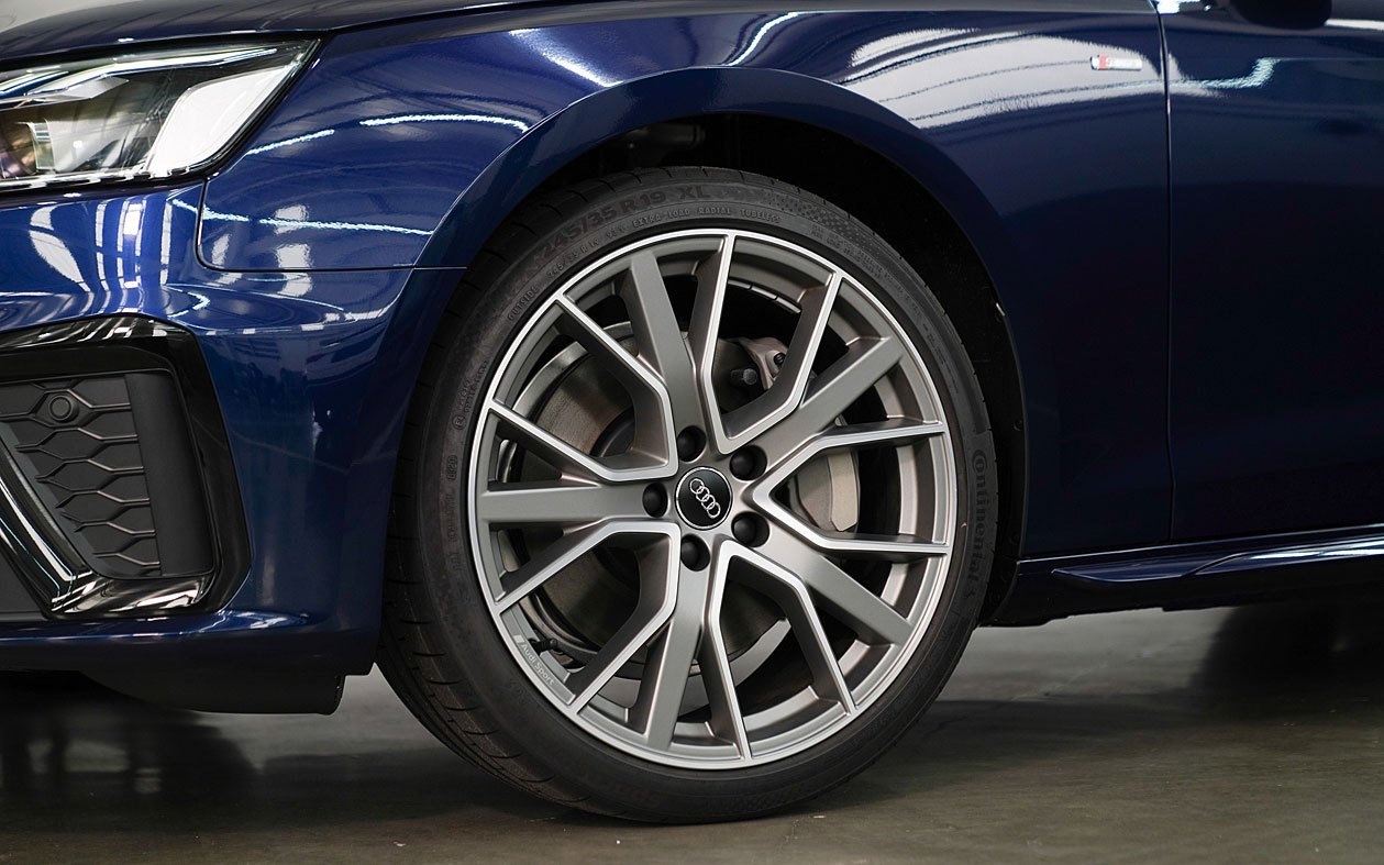 Audi A4 Avant facelift ra mắt tại Thái Lan ảnh 5 Audi A4 Avant facelift ra mat tai Thai Lan anh 5