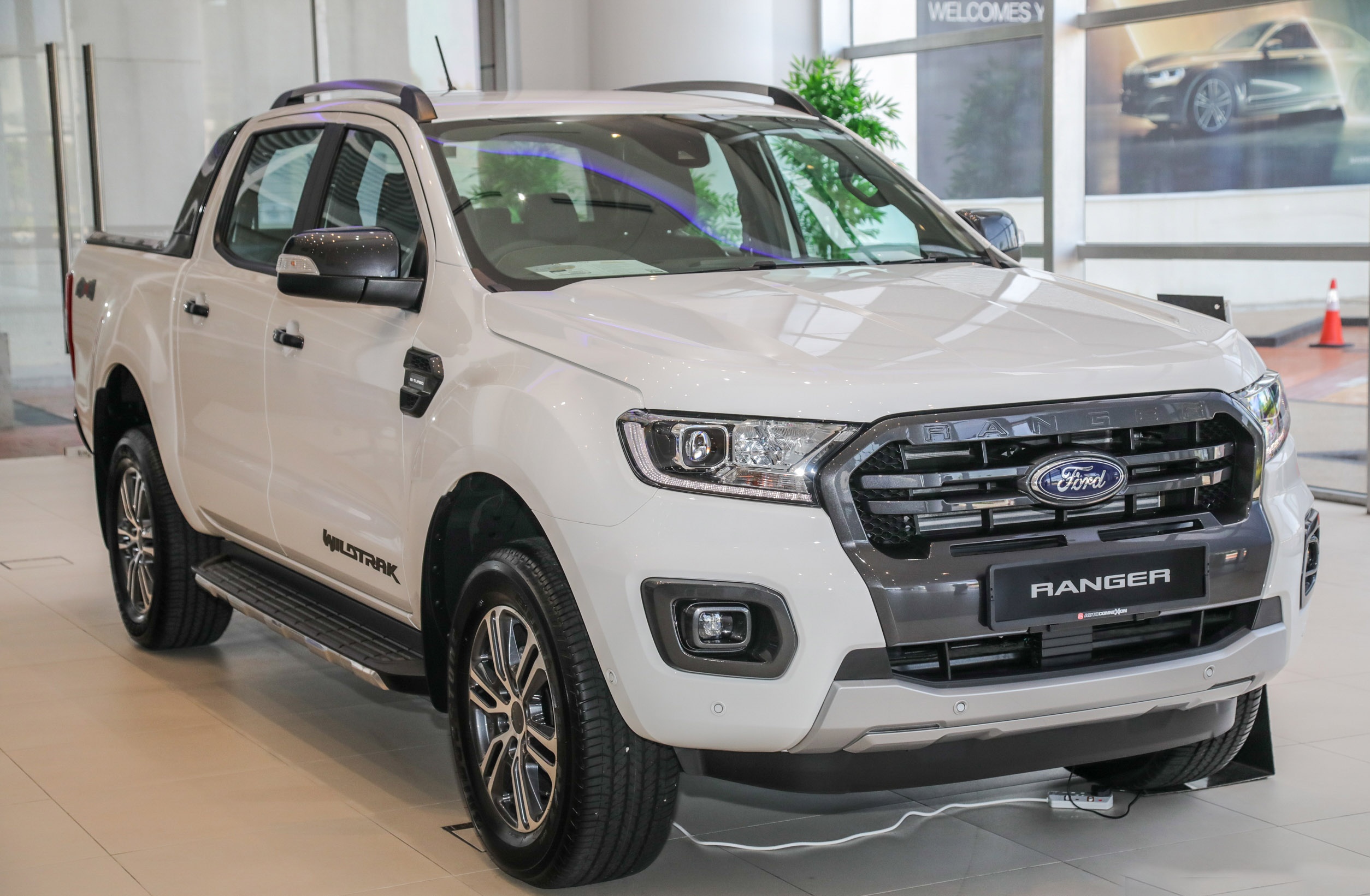 Chi tiet Ford Ranger Wildtrak 2020 - nang cap o ngoai hinh hinh anh