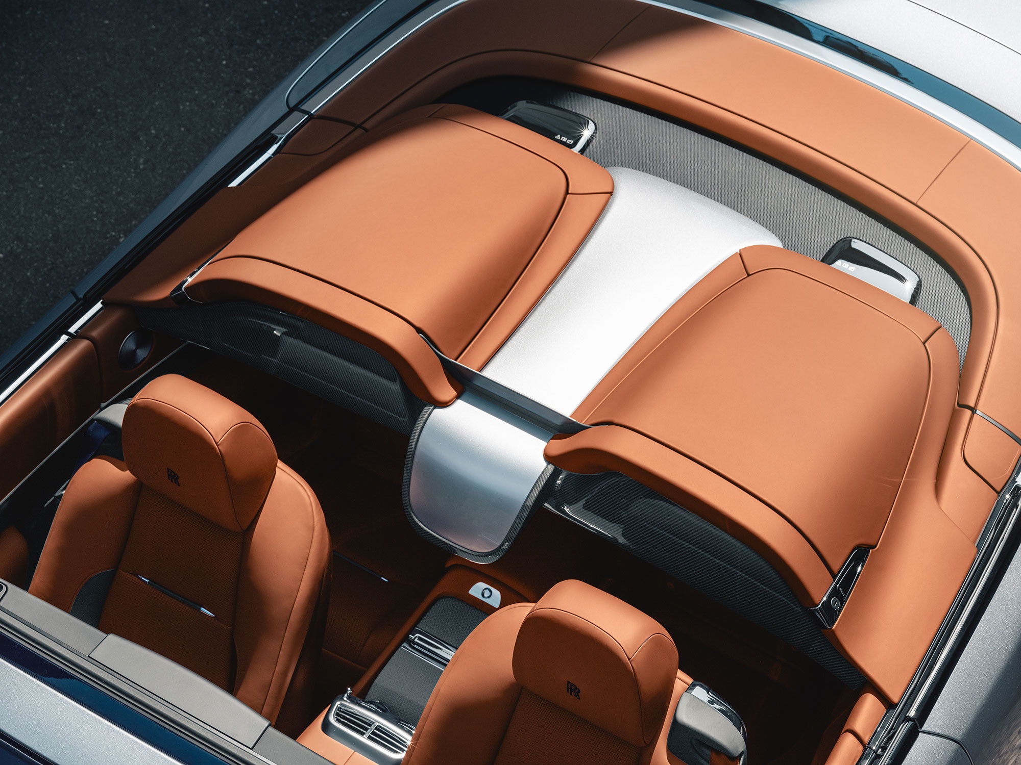 Phiên bản đặc biệt Rolls-Royce Dawn Silver Bullet  ảnh 9 Phien ban dac biet Rolls-Royce Dawn Silver Bullet anh 9