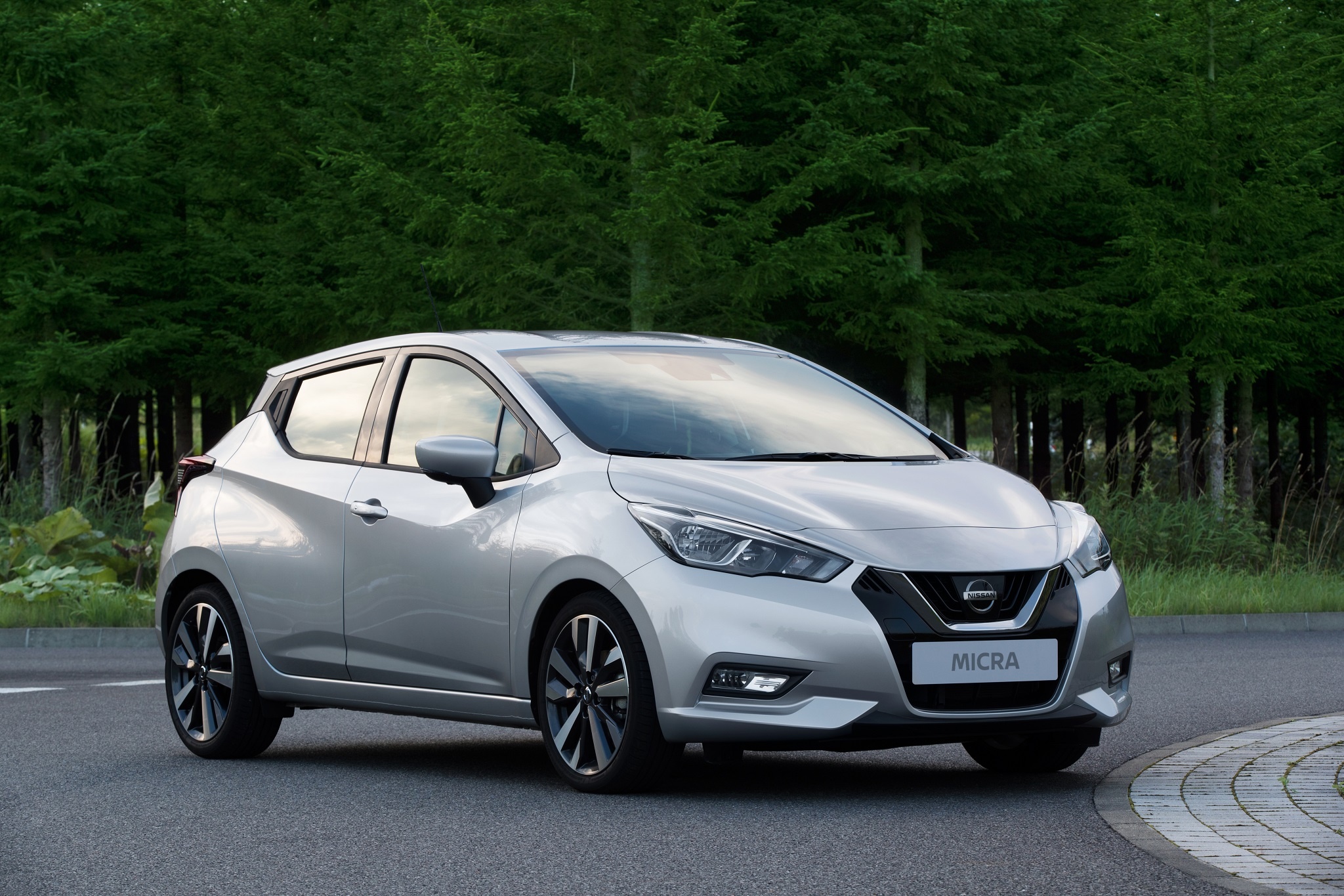Nissan March the he moi se duoc thiet ke va san xuat boi Renault hinh anh