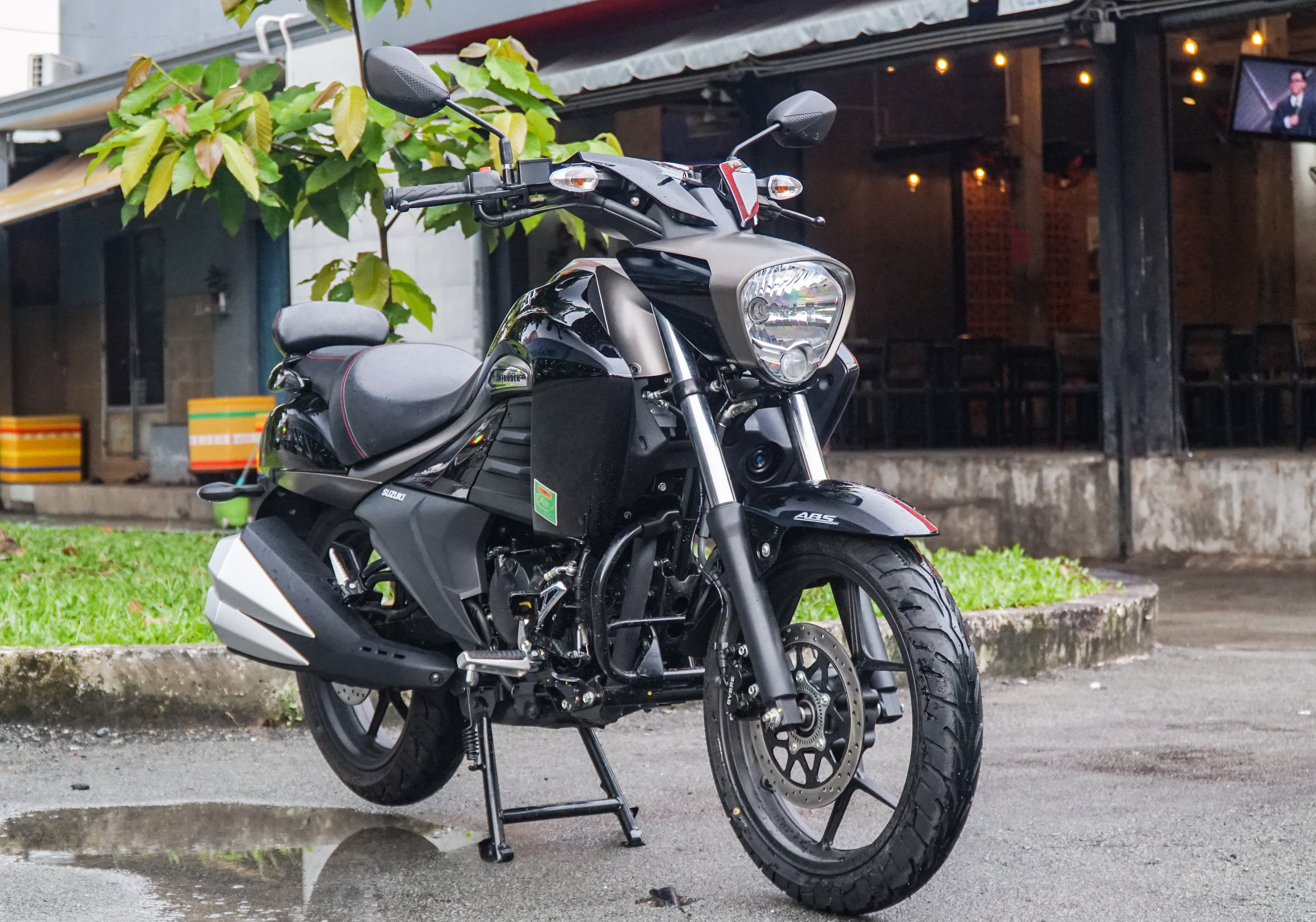Suzuki Intruder 150 duoc ra mat tai Viet Nam, gia 90 trieu dong hinh anh