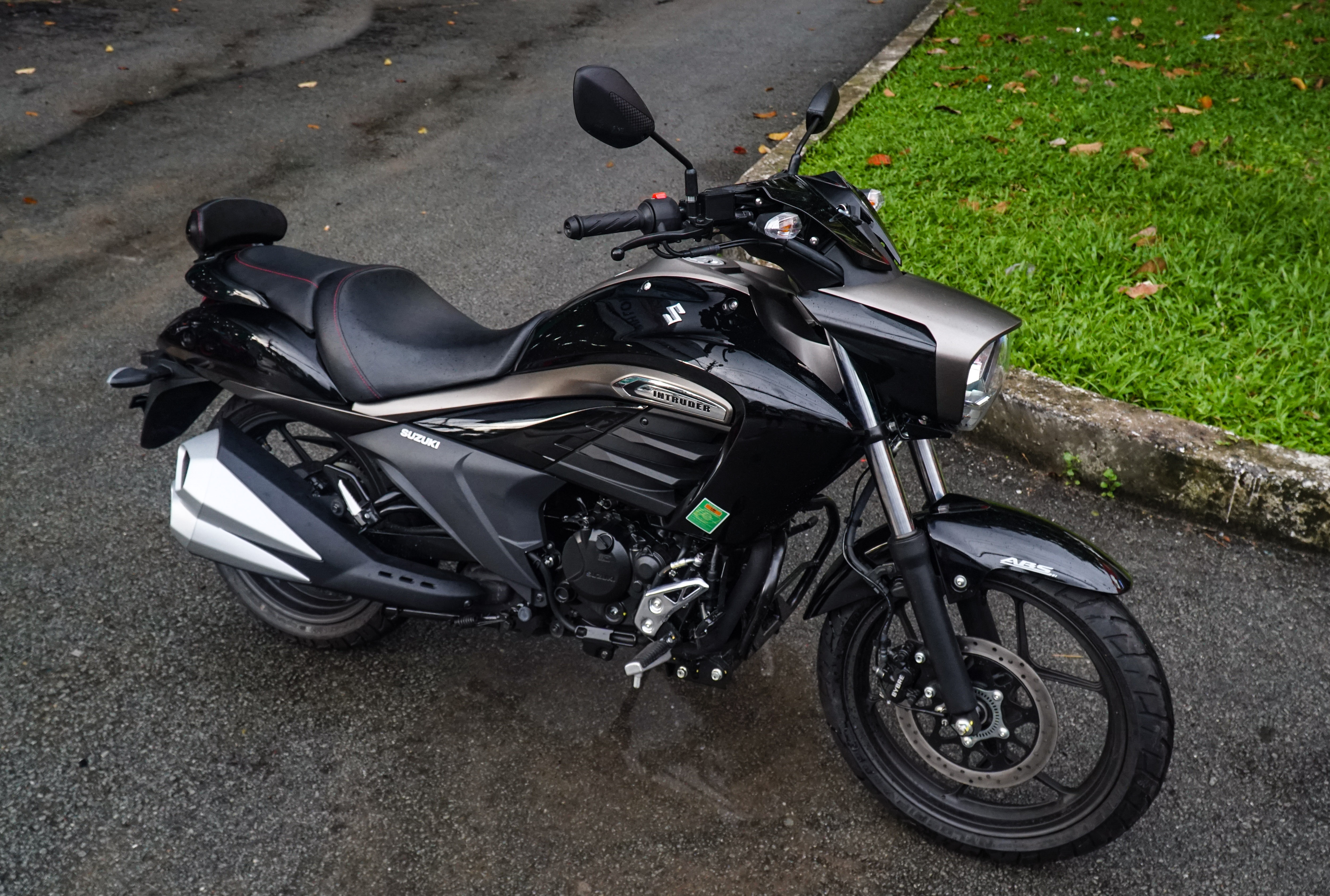 Suzuki Intruder 150 ra mắt tại VN ảnh 19 Suzuki Intruder 150 ra mat tai VN anh 19