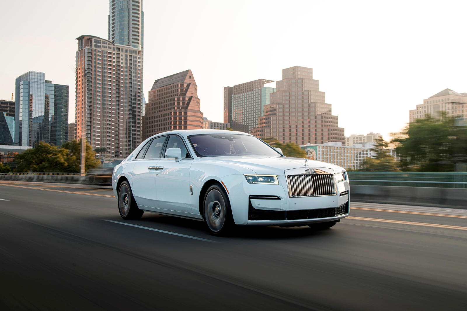 Danh gia Rolls-Royce Ghost 2021 anh 1