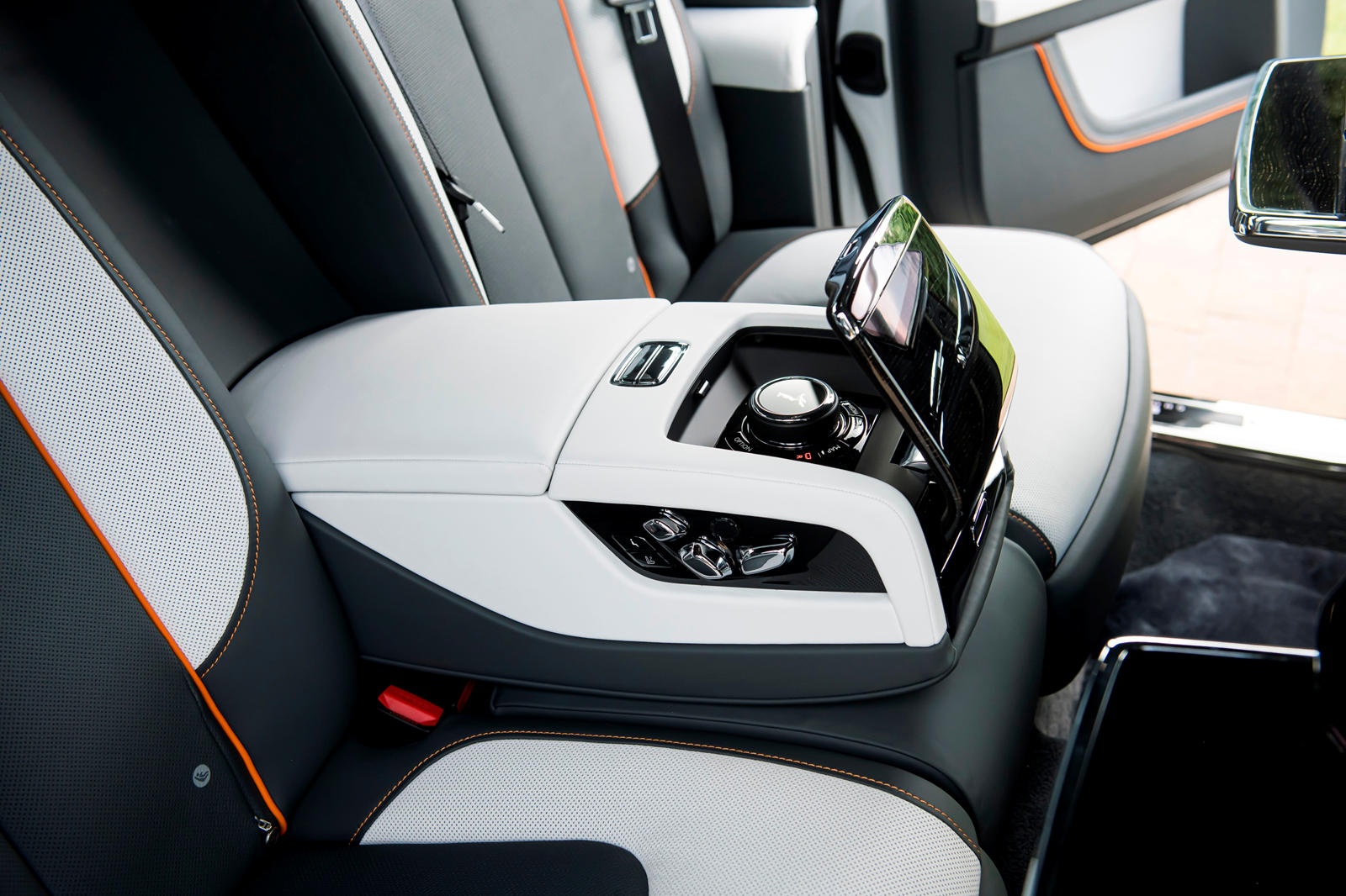 Danh gia Rolls-Royce Ghost 2021 anh 34