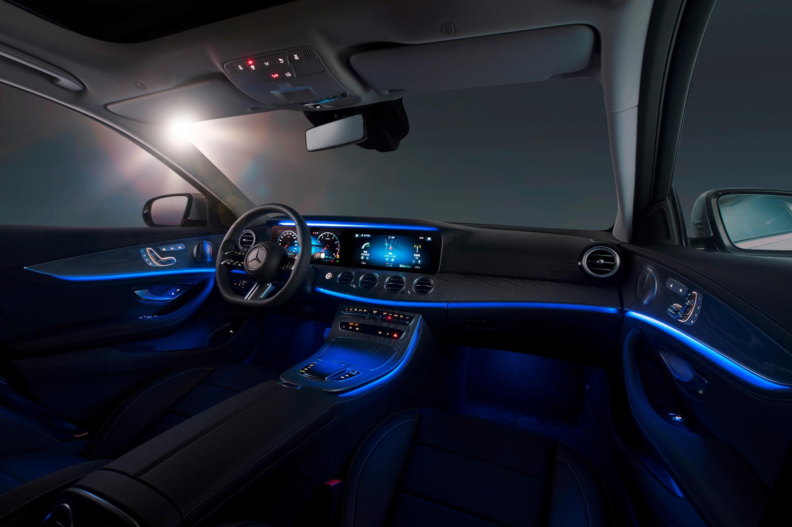 Mercedes-Benz E-Class ban keo dai truc co so ra mat anh 8