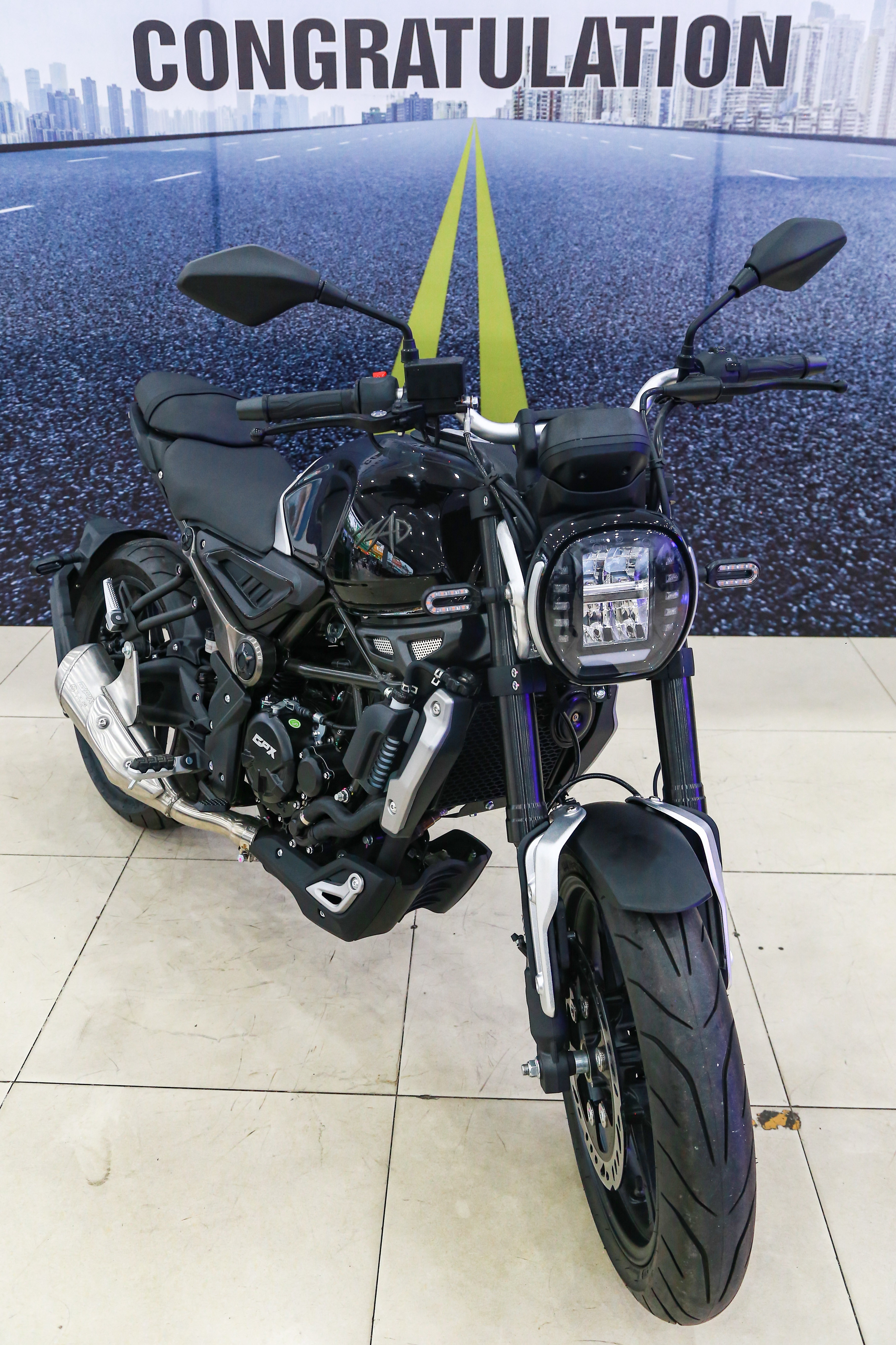 Những mẫu môtô phân khối lớn giá rẻ tại VN ảnh 2 Nhung mau moto phan khoi lon gia re tai VN anh 2