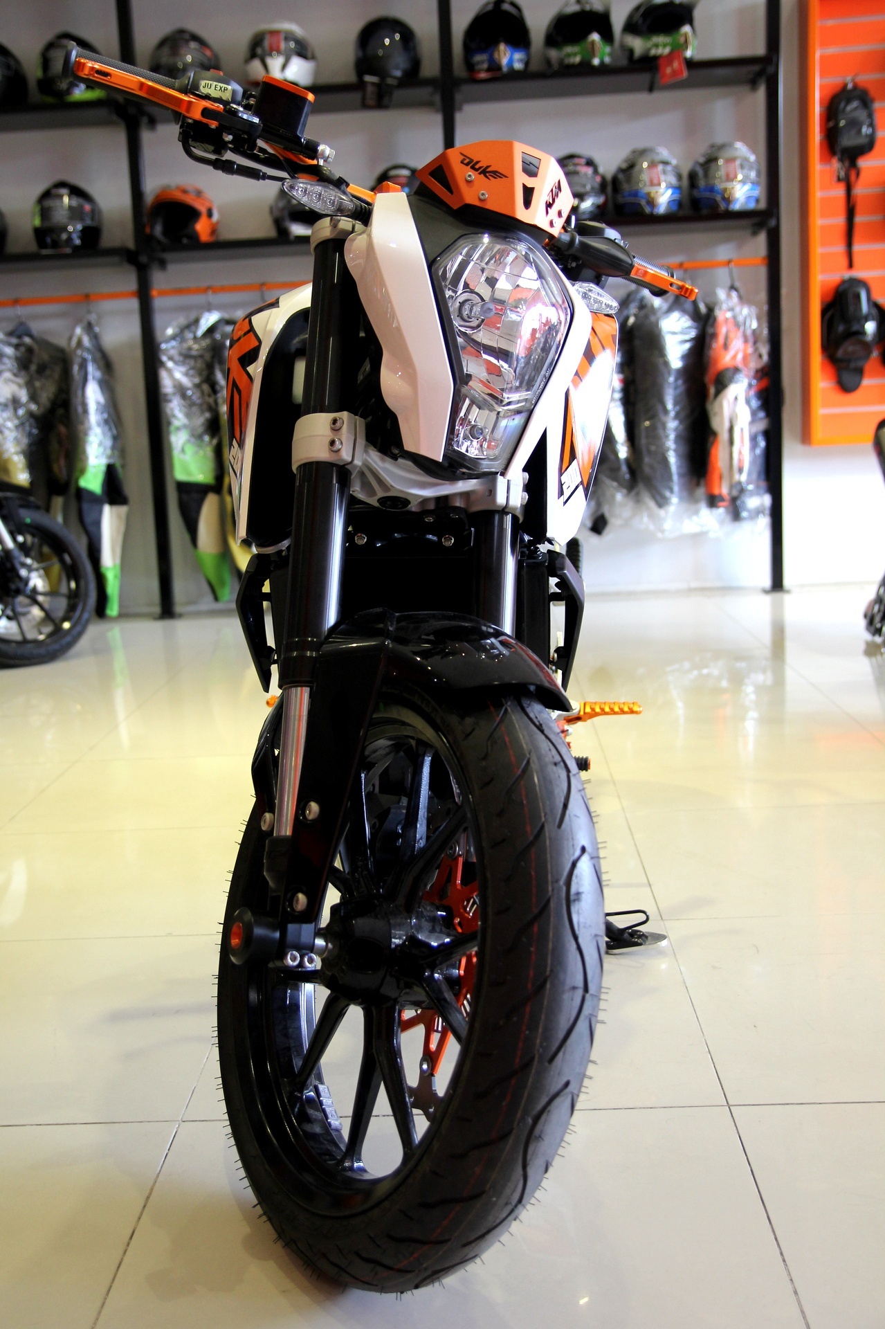 Những mẫu môtô phân khối lớn giá rẻ tại VN ảnh 8 Nhung mau moto phan khoi lon gia re tai VN anh 8