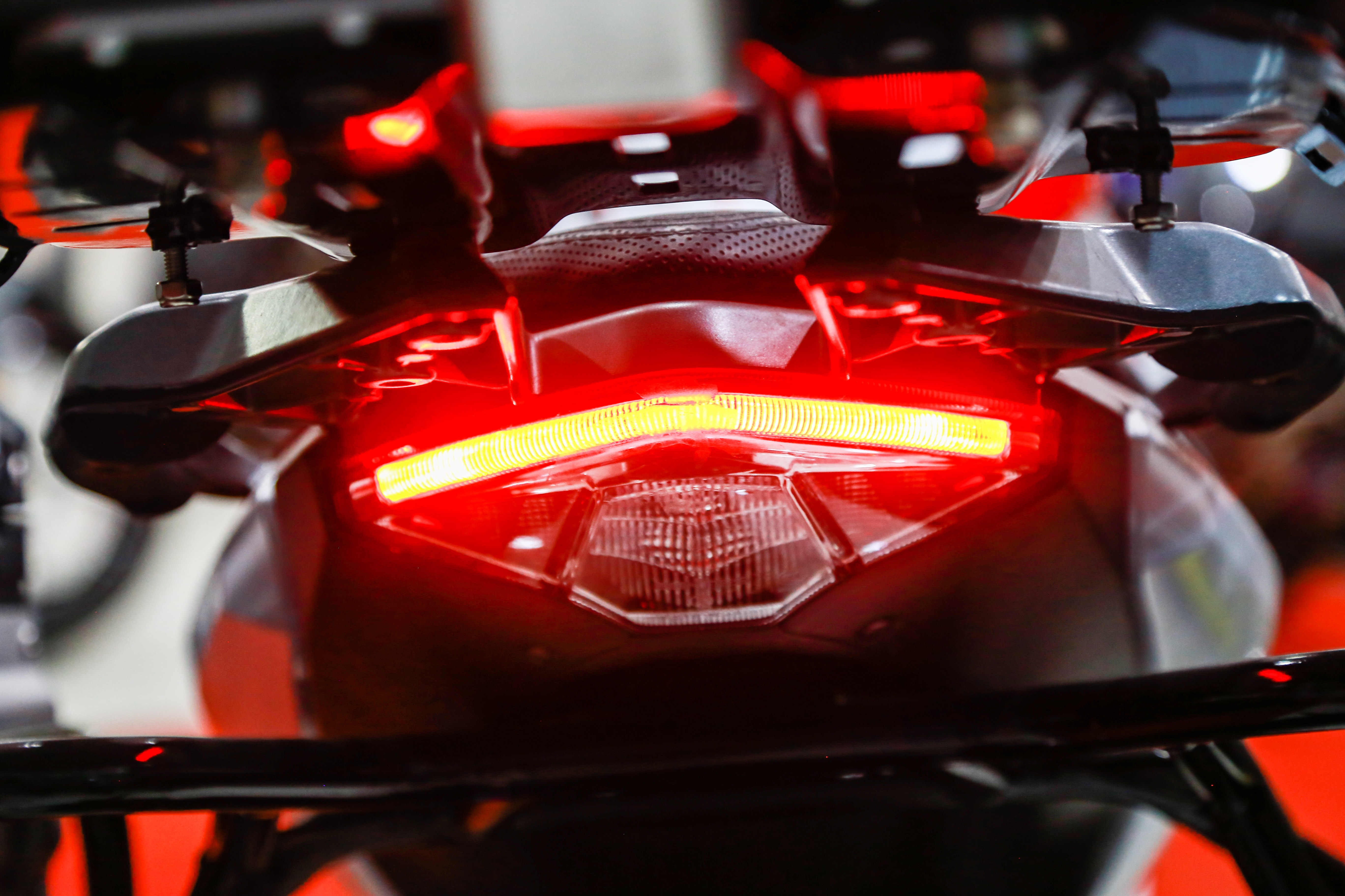 Những mẫu môtô phân khối lớn giá rẻ tại VN ảnh 29 Nhung mau moto phan khoi lon gia re tai VN anh 29