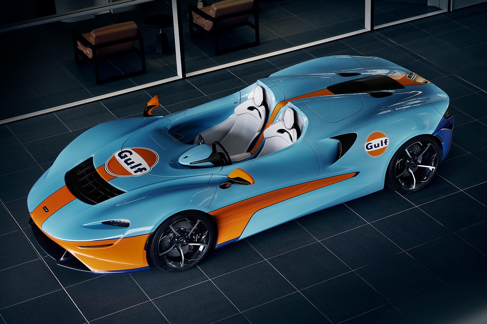Sieu xe McLaren Elva Gulf Theme sap duoc ra mat anh 2