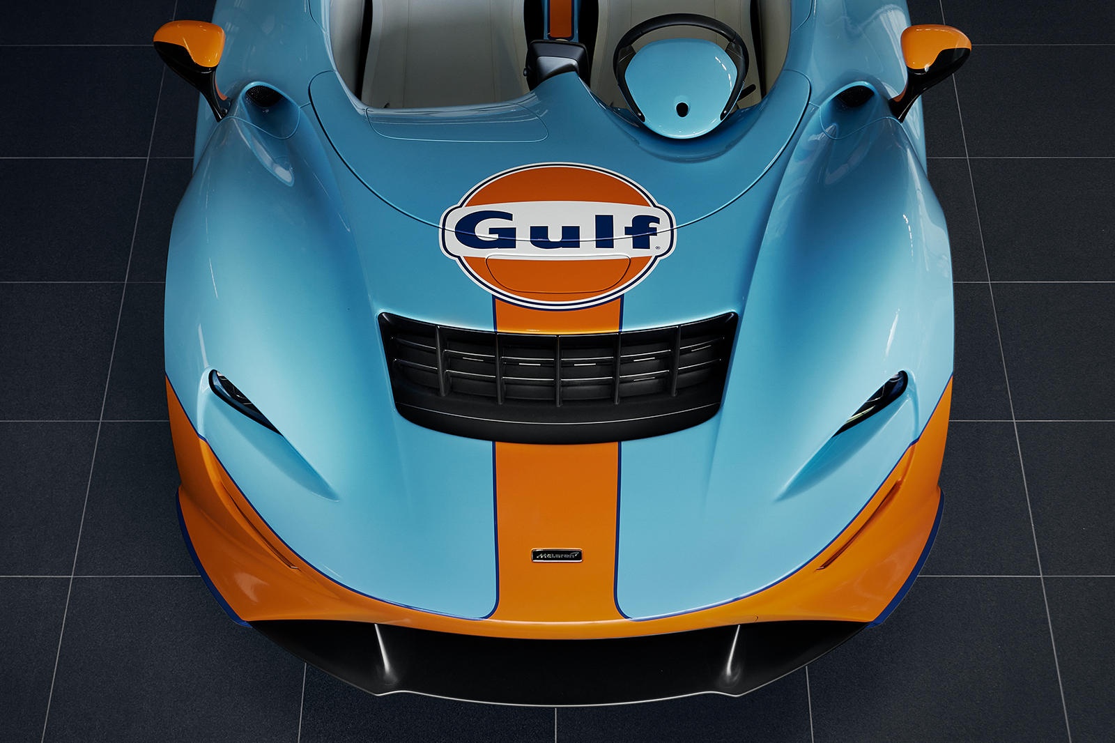 Sieu xe McLaren Elva Gulf Theme sap duoc ra mat anh 8