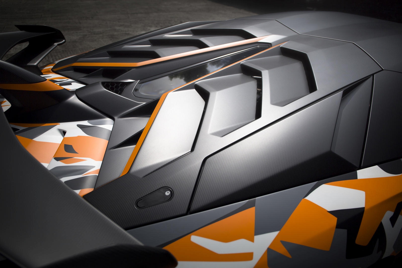 Lamborghini Aventador SVJ 63 mau dac biet doc nhat the gioi anh 5