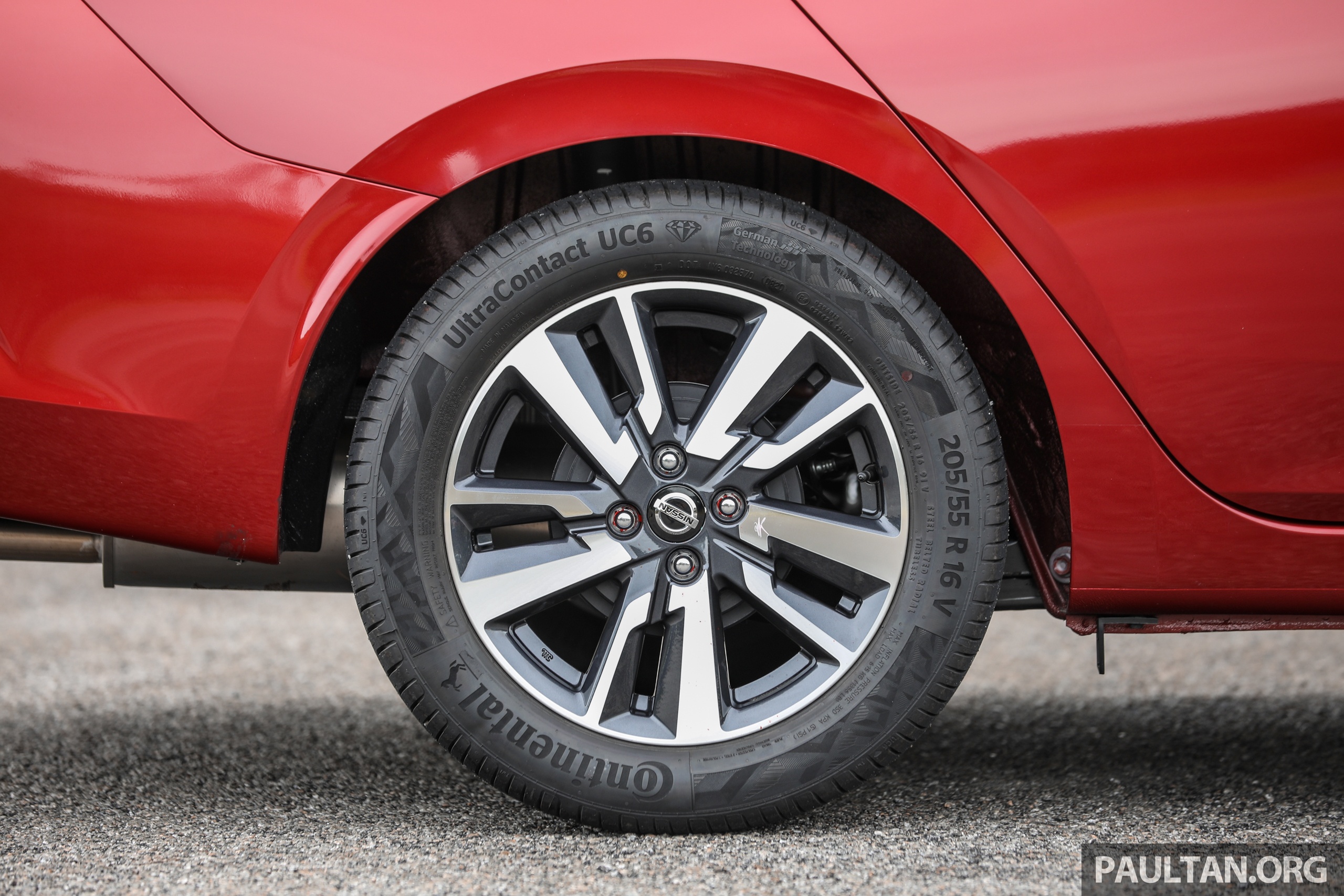 Chi tiet Nissan Almera VLT 1.0 turbo anh 4