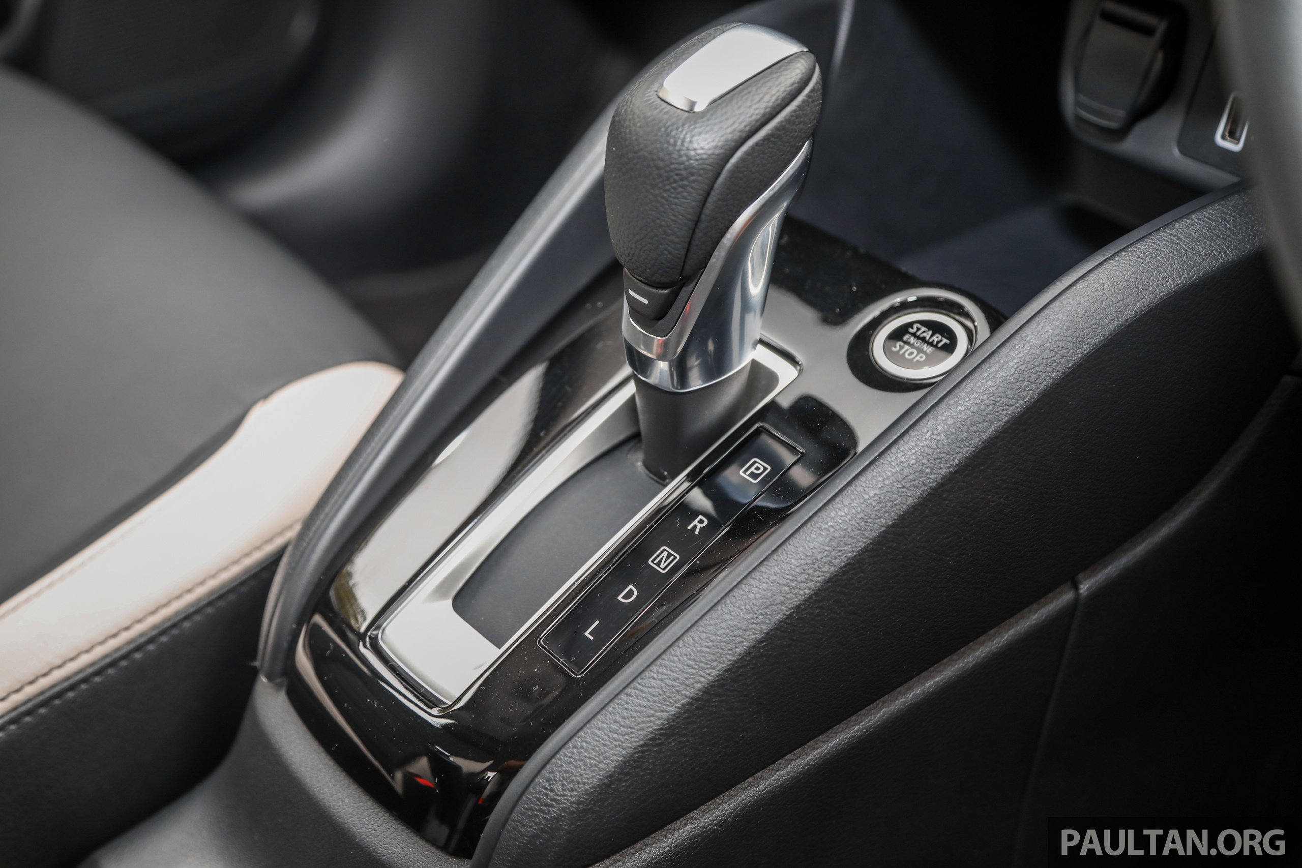 Chi tiết Nissan Almera VLT 1.0 turbo ảnh 9 Chi tiet Nissan Almera VLT 1.0 turbo anh 9