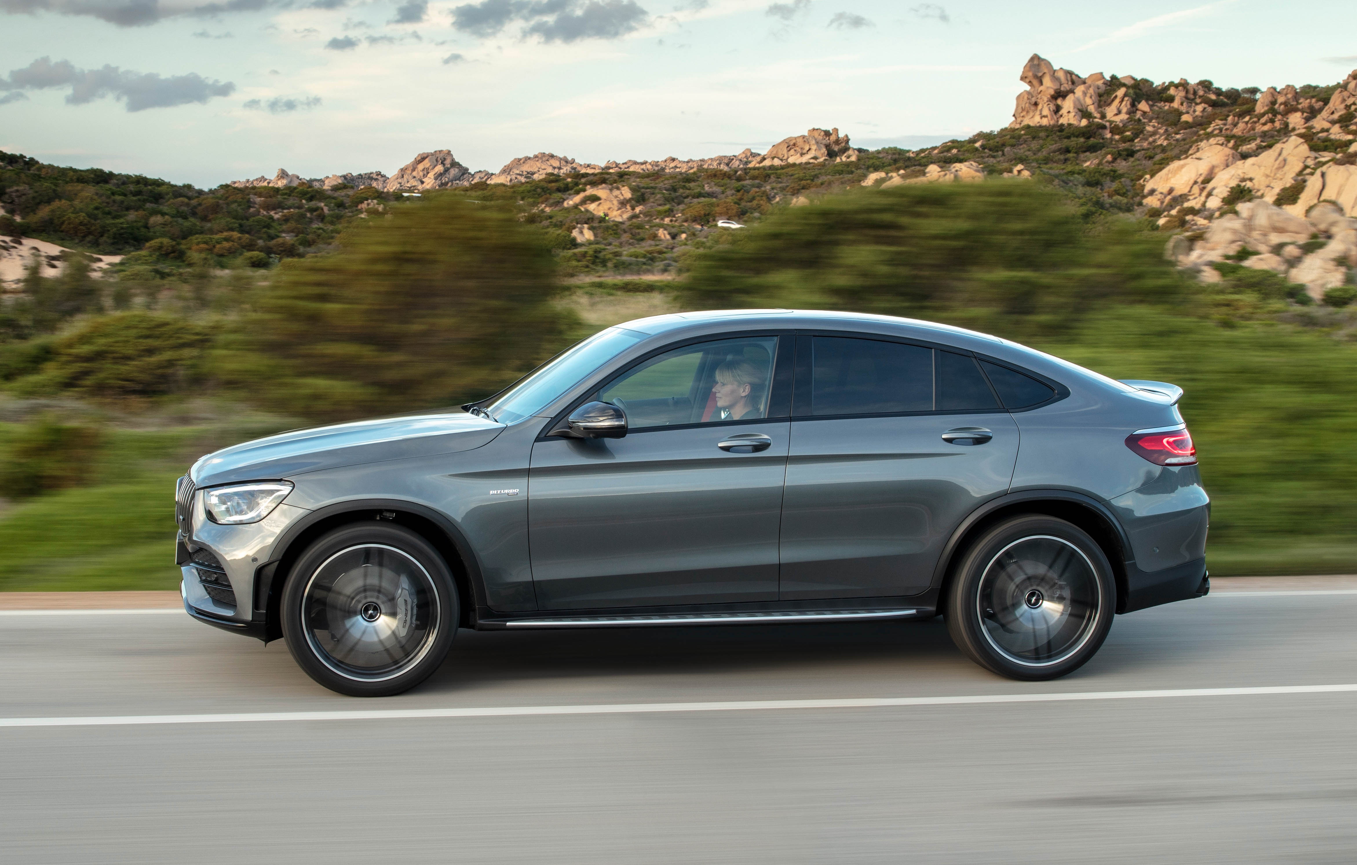 Mercedes-AMG GLC 43 4Matic Coupe 2020 ra mắt tại Malaysia ảnh 8 Mercedes-AMG GLC 43 4Matic Coupe 2020 ra mat tai Malaysia anh 8