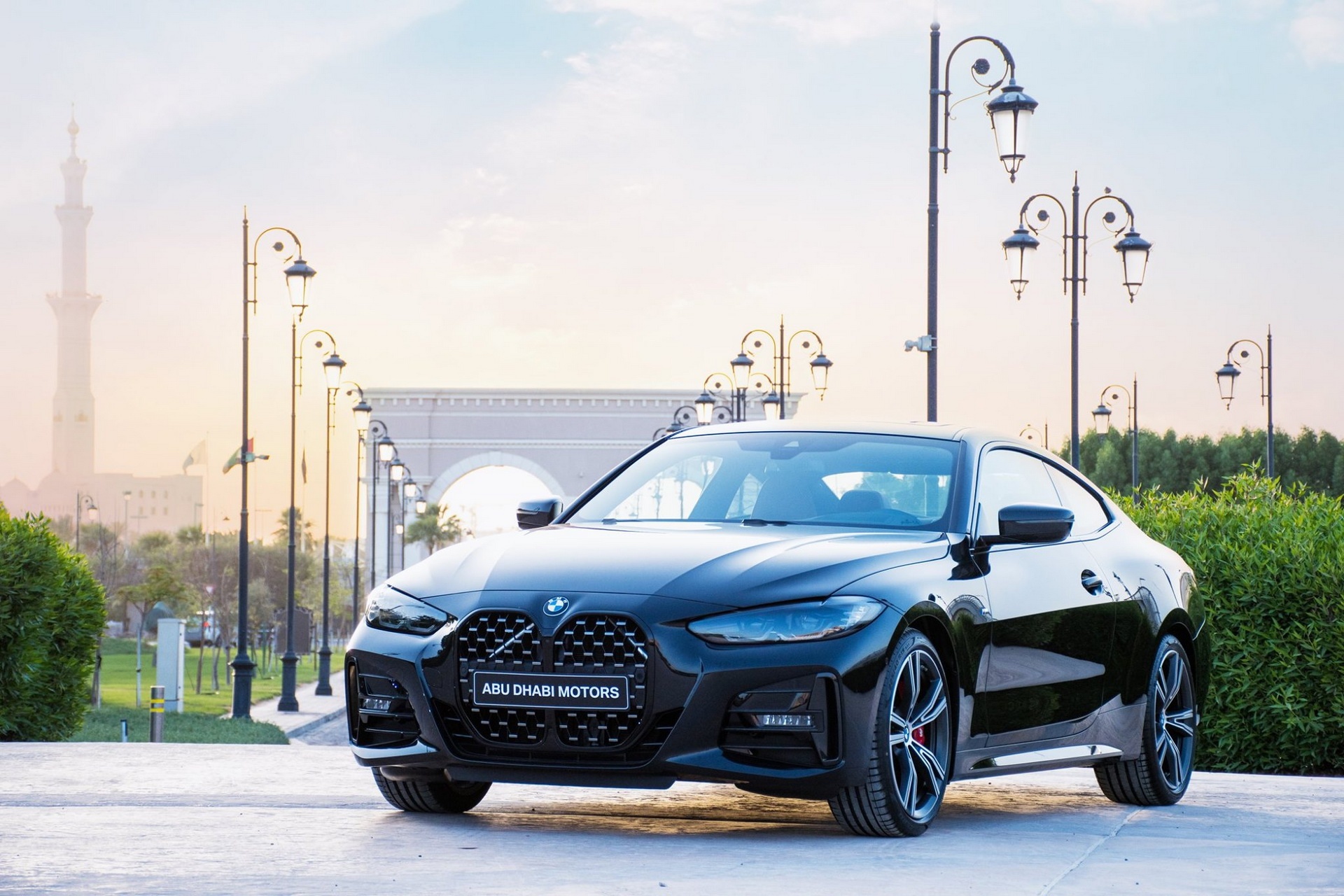 BMW 4-Series G22 ra mat tai Thai Lan anh 1