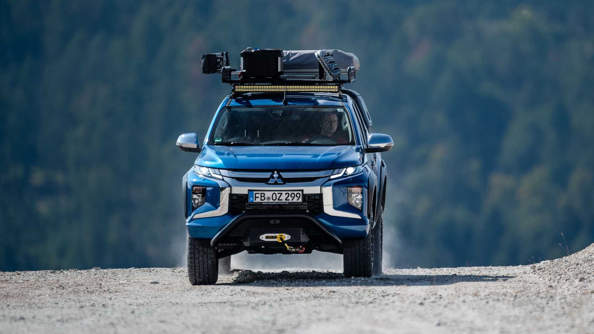 Goi phu kien cam trai cua Mitsubishi Triton anh 1