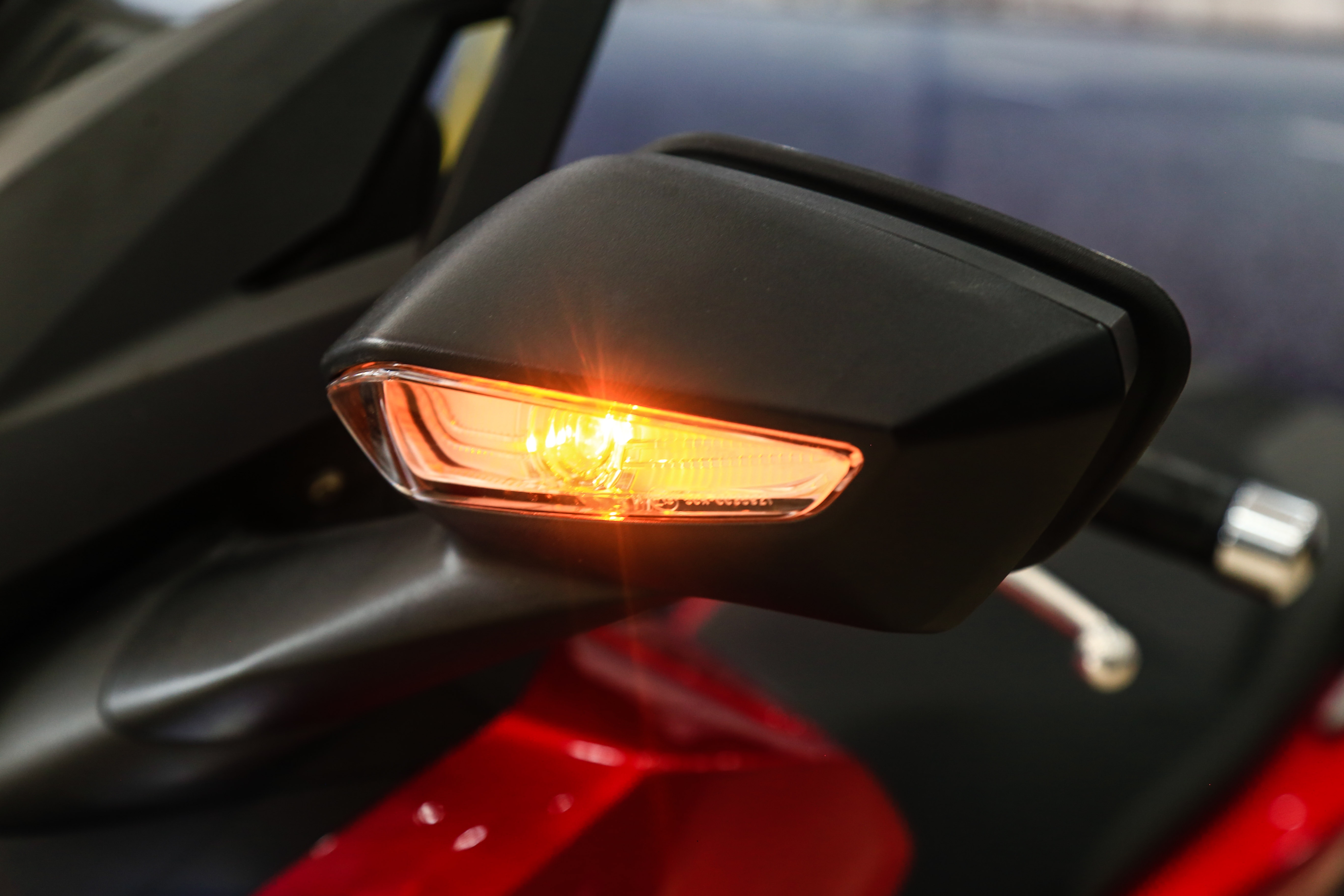 Honda Forza 350 dau tien tai VN,  gia 299 trieu dong anh 6