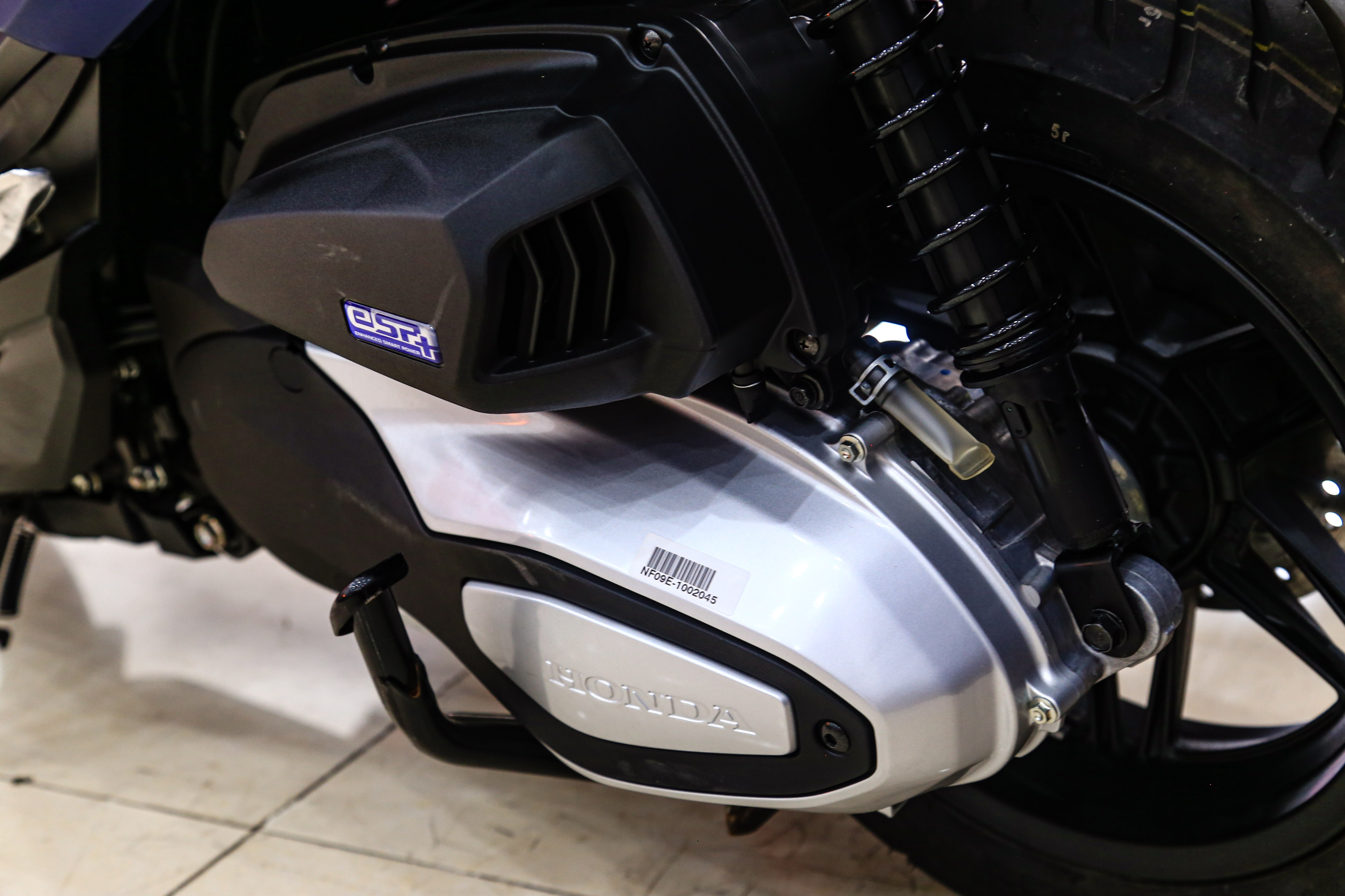 Honda Forza 350 dau tien tai VN,  gia 299 trieu dong anh 18