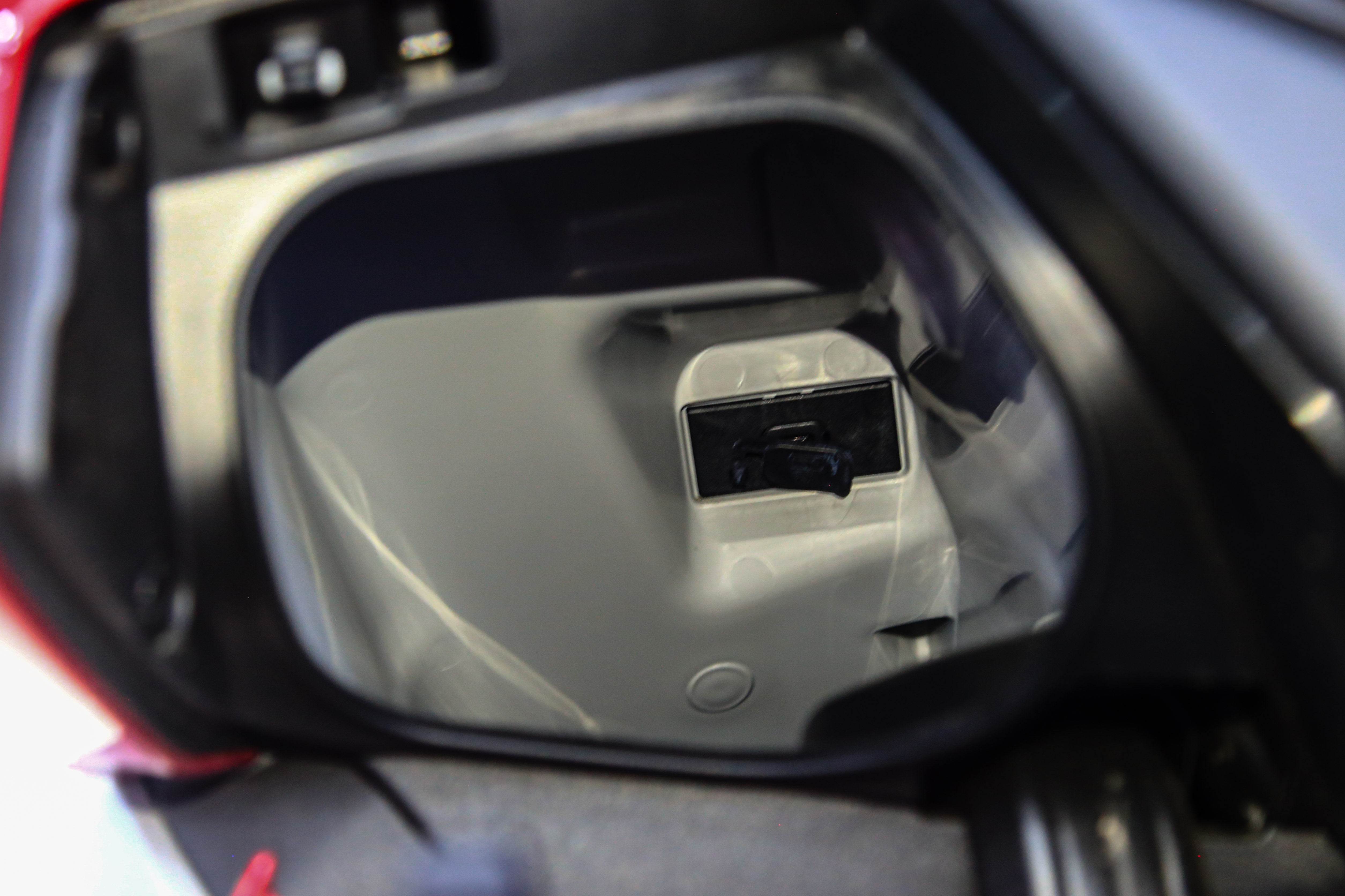 Honda Forza 350 dau tien tai VN,  gia 299 trieu dong anh 14