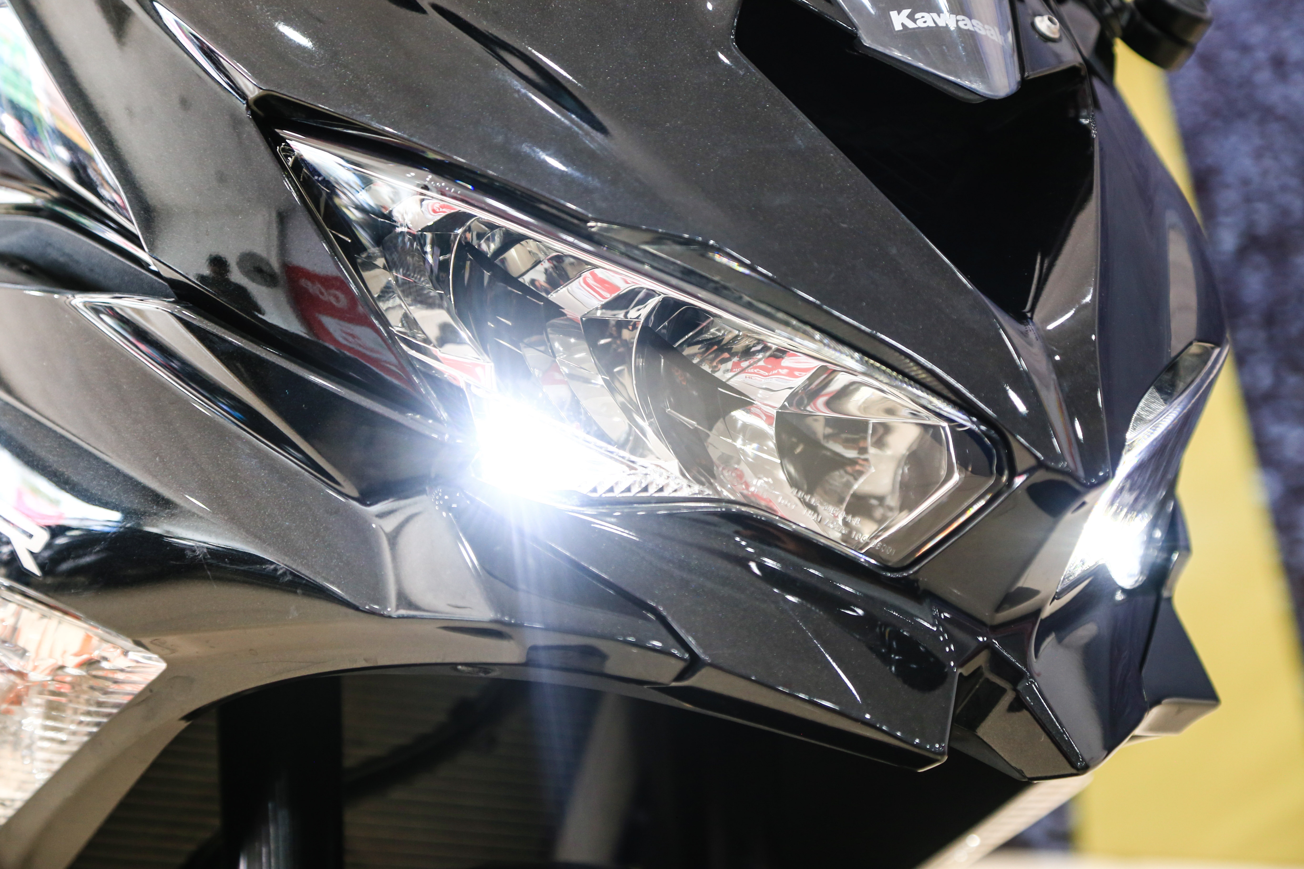 Chi tiet Kawasaki Ninja ZX-25R vua ve Viet Nam anh 3