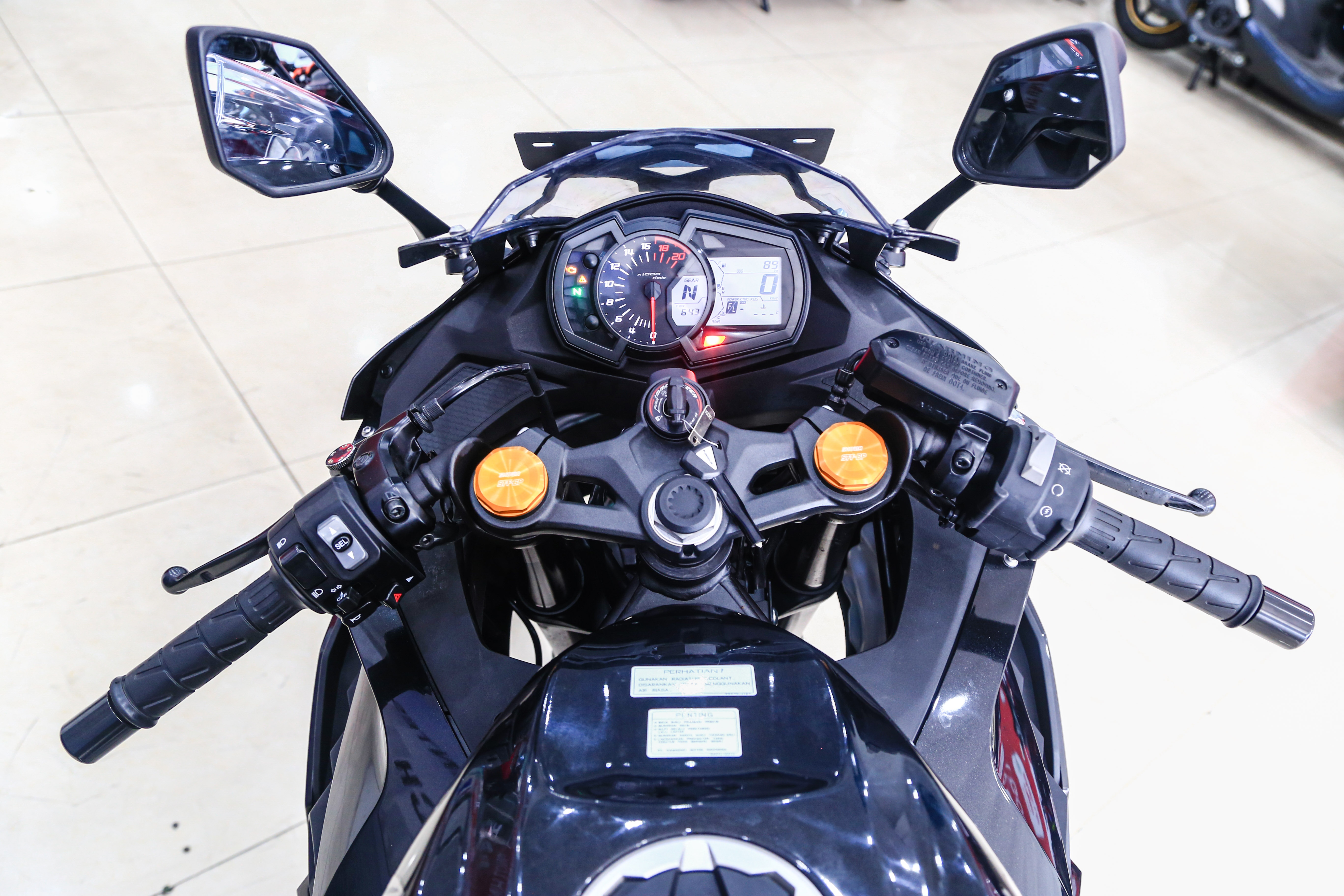 Chi tiet Kawasaki Ninja ZX-25R vua ve Viet Nam anh 5