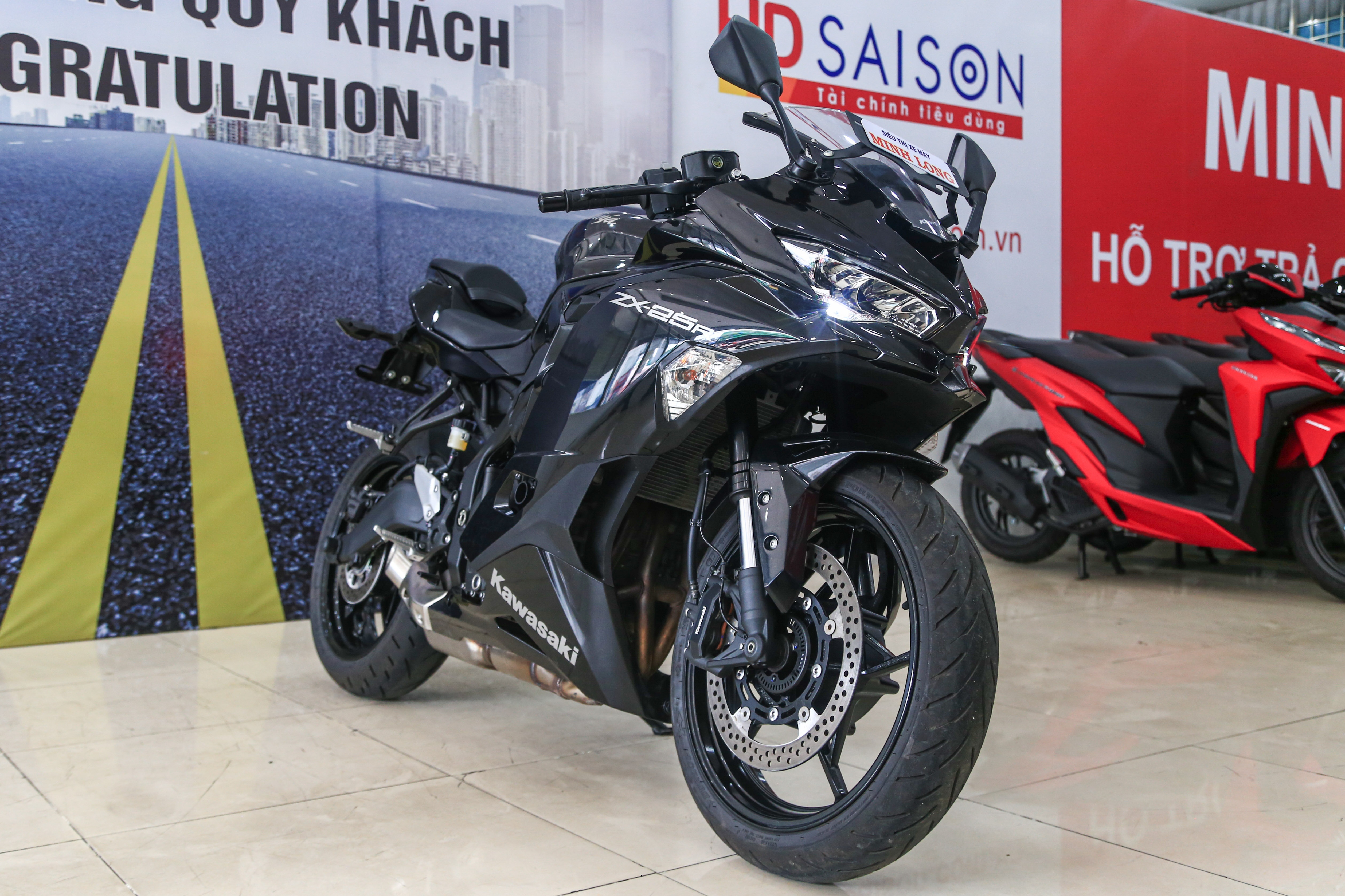 Chi tiet Kawasaki Ninja ZX-25R vua ve Viet Nam anh 2