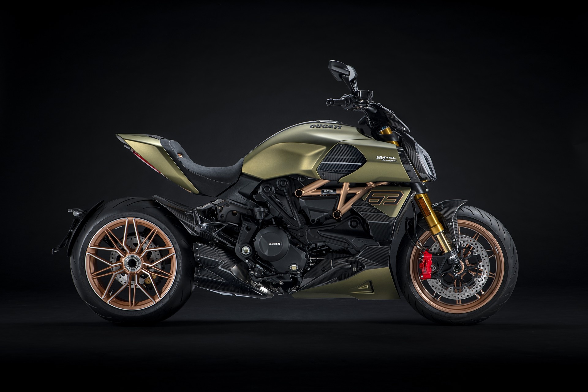 Ducati Diavel 1260 Lamborghini được giới thiệu ảnh 6 Ducati Diavel 1260 Lamborghini duoc gioi thieu anh 6