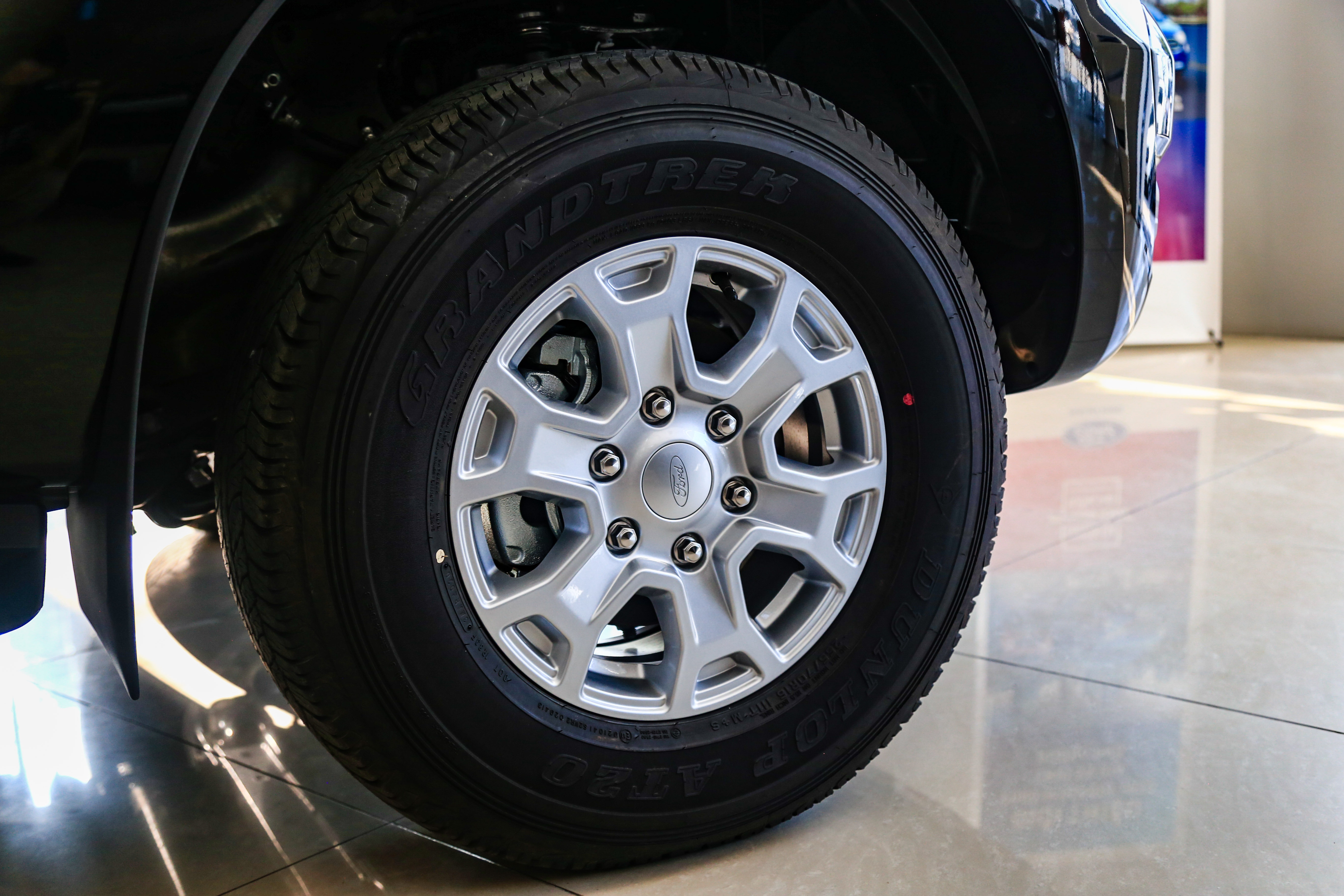 Ford Ranger 2021 cap ben dai ly,  gia tu 616 trieu dong anh 8