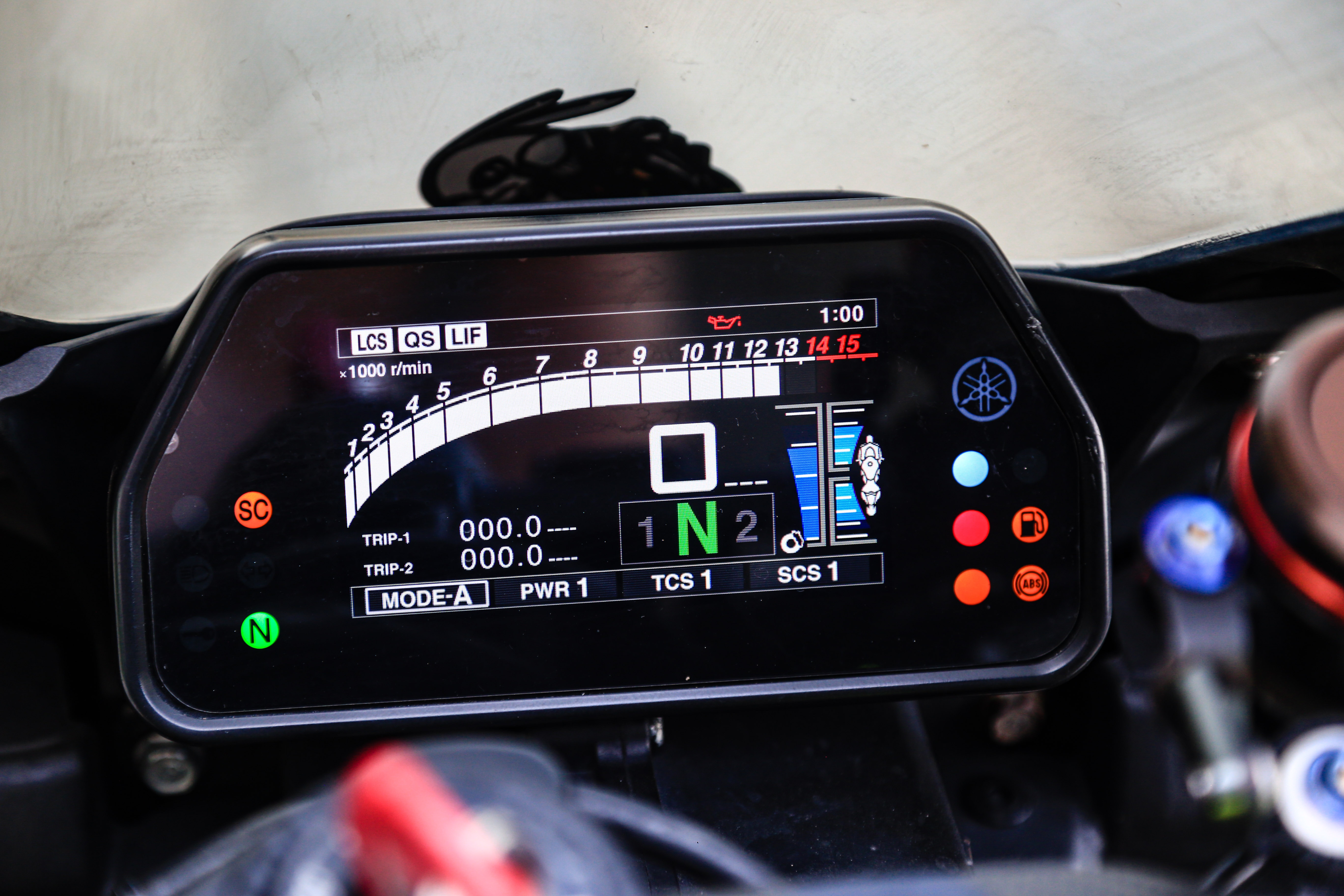 Yamaha R1 được độ hàng trăm triệu đồng tại TP.HCM ảnh 7 Yamaha R1 duoc do hang tram trieu dong tai TP.HCM anh 7