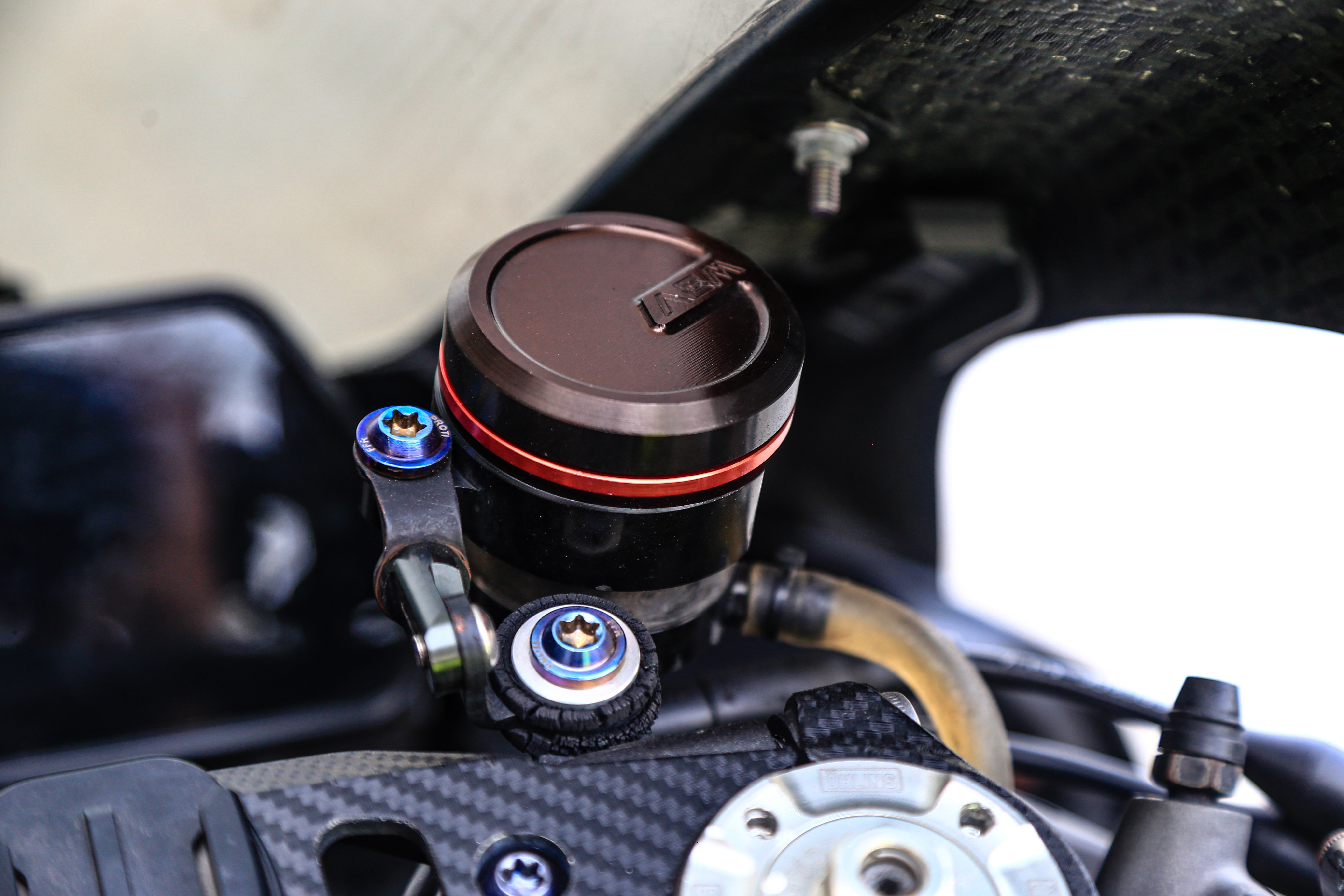 Yamaha R1 được độ hàng trăm triệu đồng tại TP.HCM ảnh 5 Yamaha R1 duoc do hang tram trieu dong tai TP.HCM anh 5