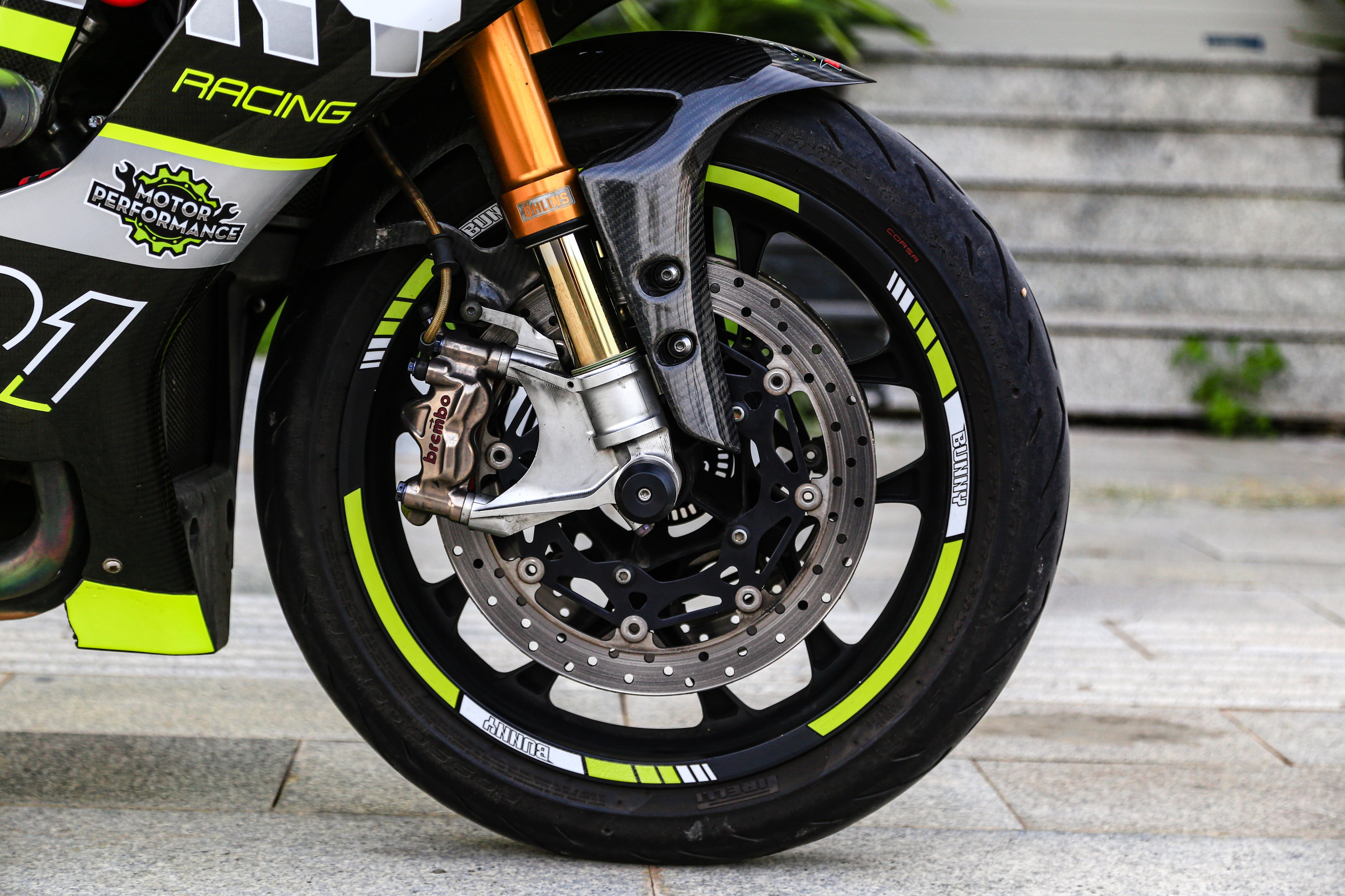 Yamaha R1 được độ hàng trăm triệu đồng tại TP.HCM ảnh 9 Yamaha R1 duoc do hang tram trieu dong tai TP.HCM anh 9