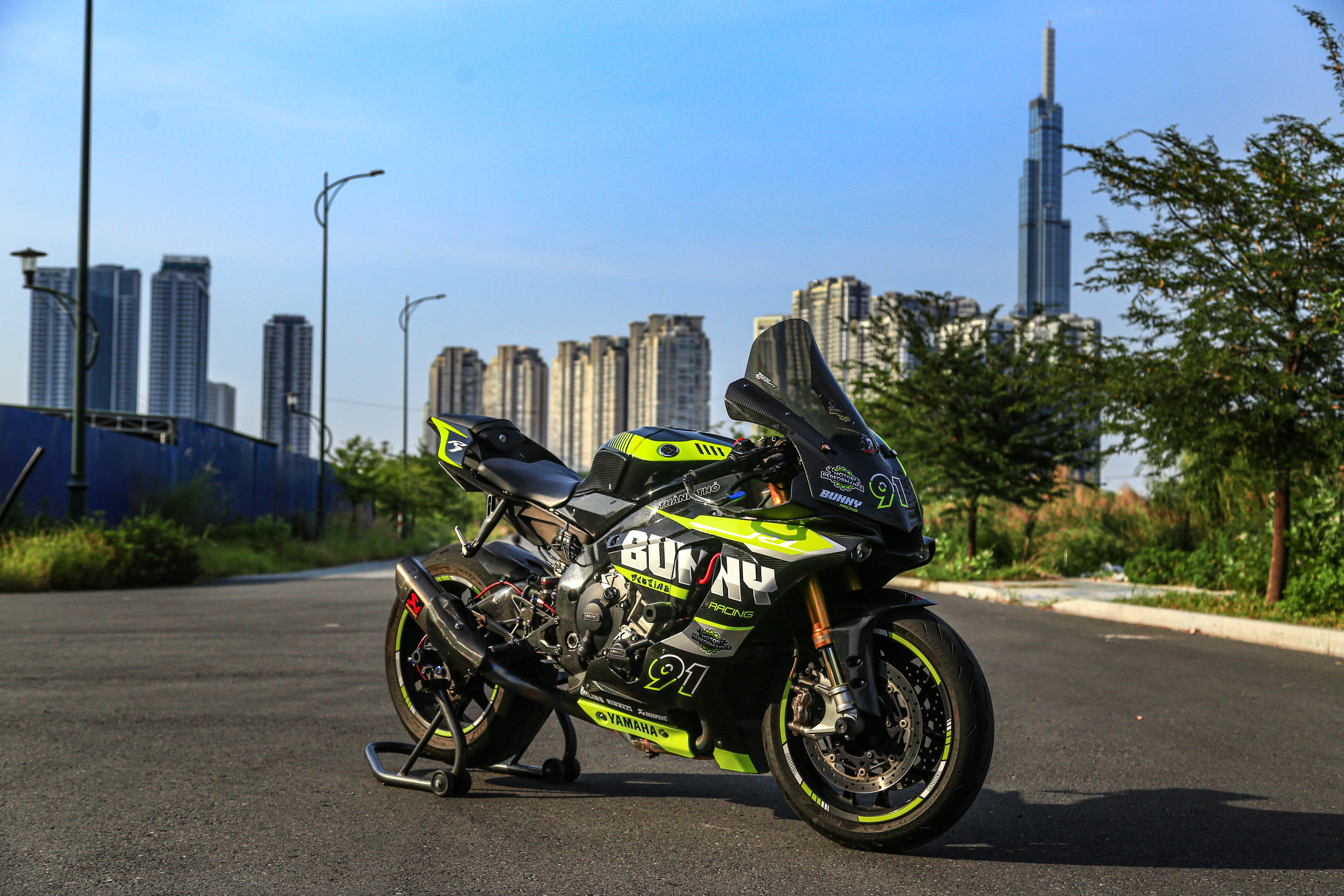 Yamaha R1 được độ hàng trăm triệu đồng tại TP.HCM ảnh 17 Yamaha R1 duoc do hang tram trieu dong tai TP.HCM anh 17