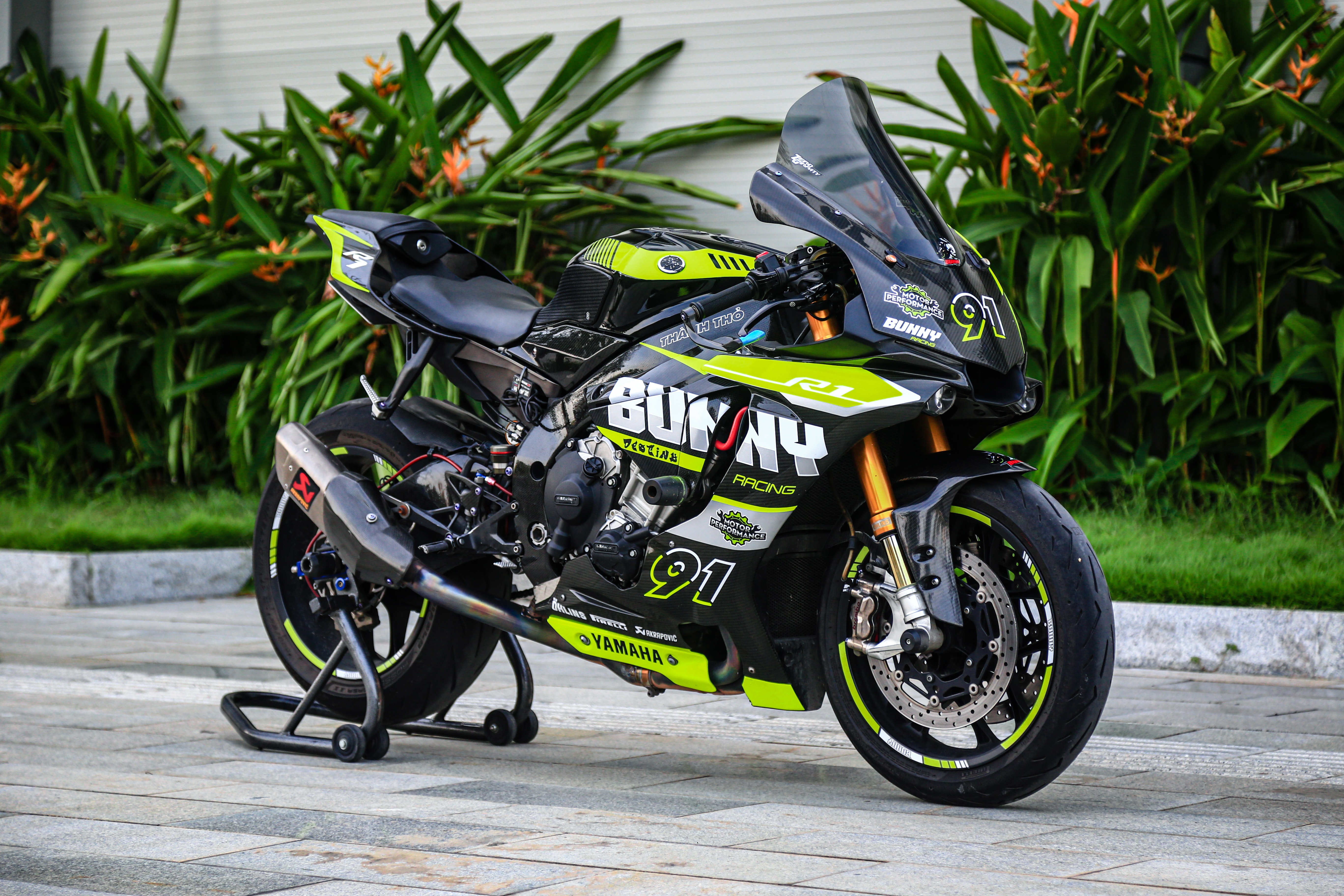 Yamaha R1 được độ hàng trăm triệu đồng tại TP.HCM ảnh 1 Yamaha R1 duoc do hang tram trieu dong tai TP.HCM anh 1