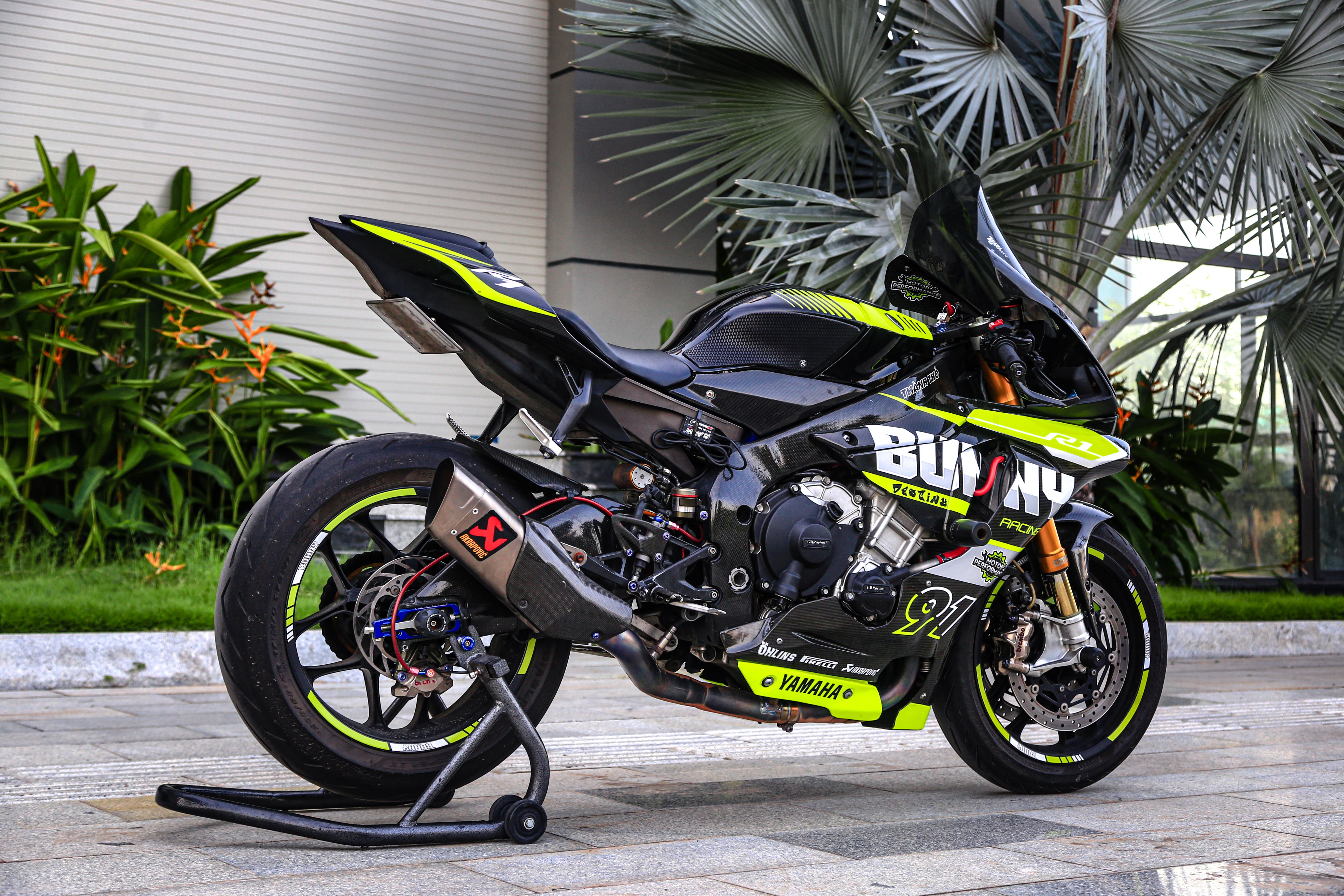 Yamaha R1 được độ hàng trăm triệu đồng tại TP.HCM ảnh 8 Yamaha R1 duoc do hang tram trieu dong tai TP.HCM anh 8