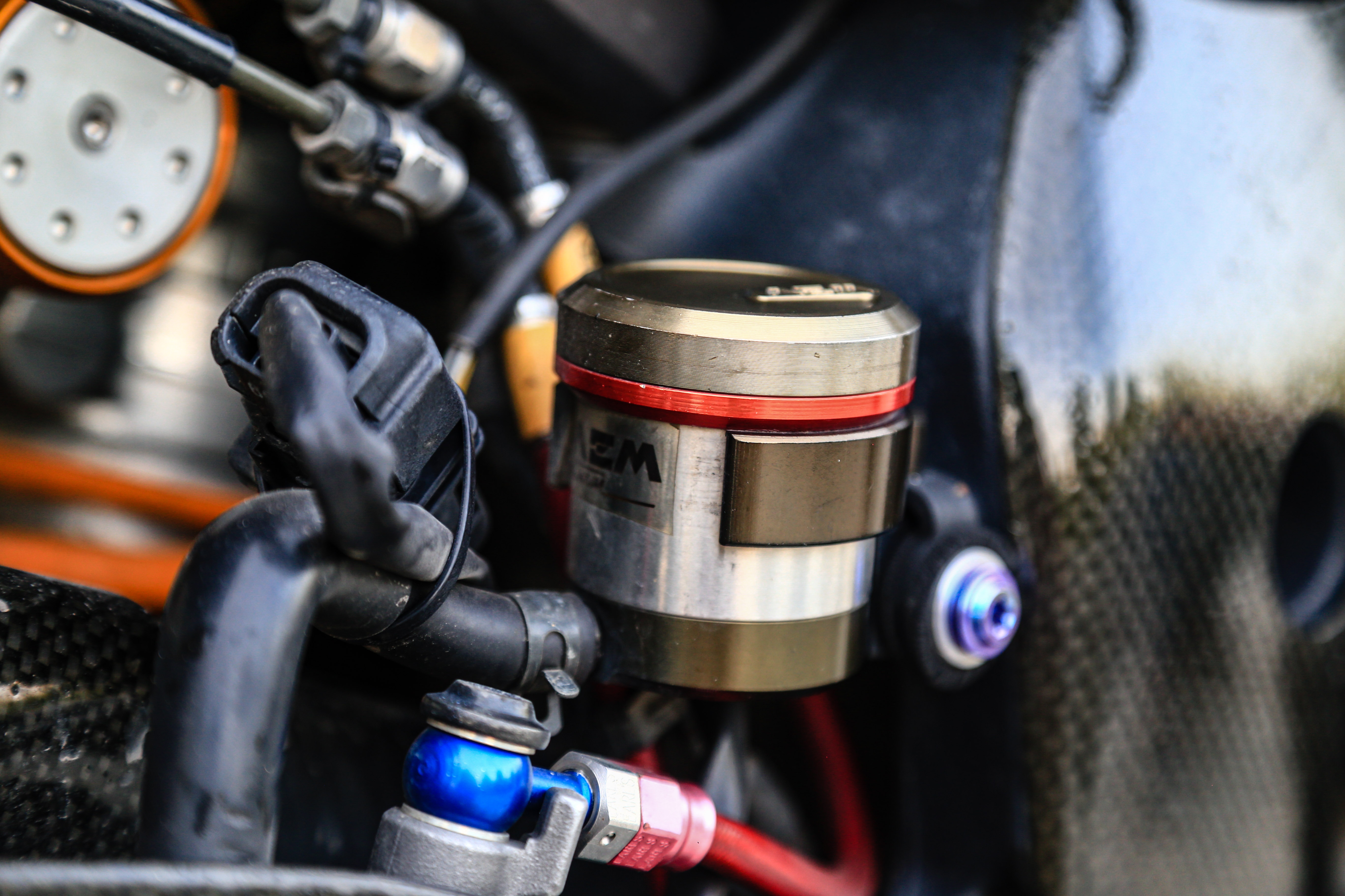 Yamaha R1 được độ hàng trăm triệu đồng tại TP.HCM ảnh 12 Yamaha R1 duoc do hang tram trieu dong tai TP.HCM anh 12