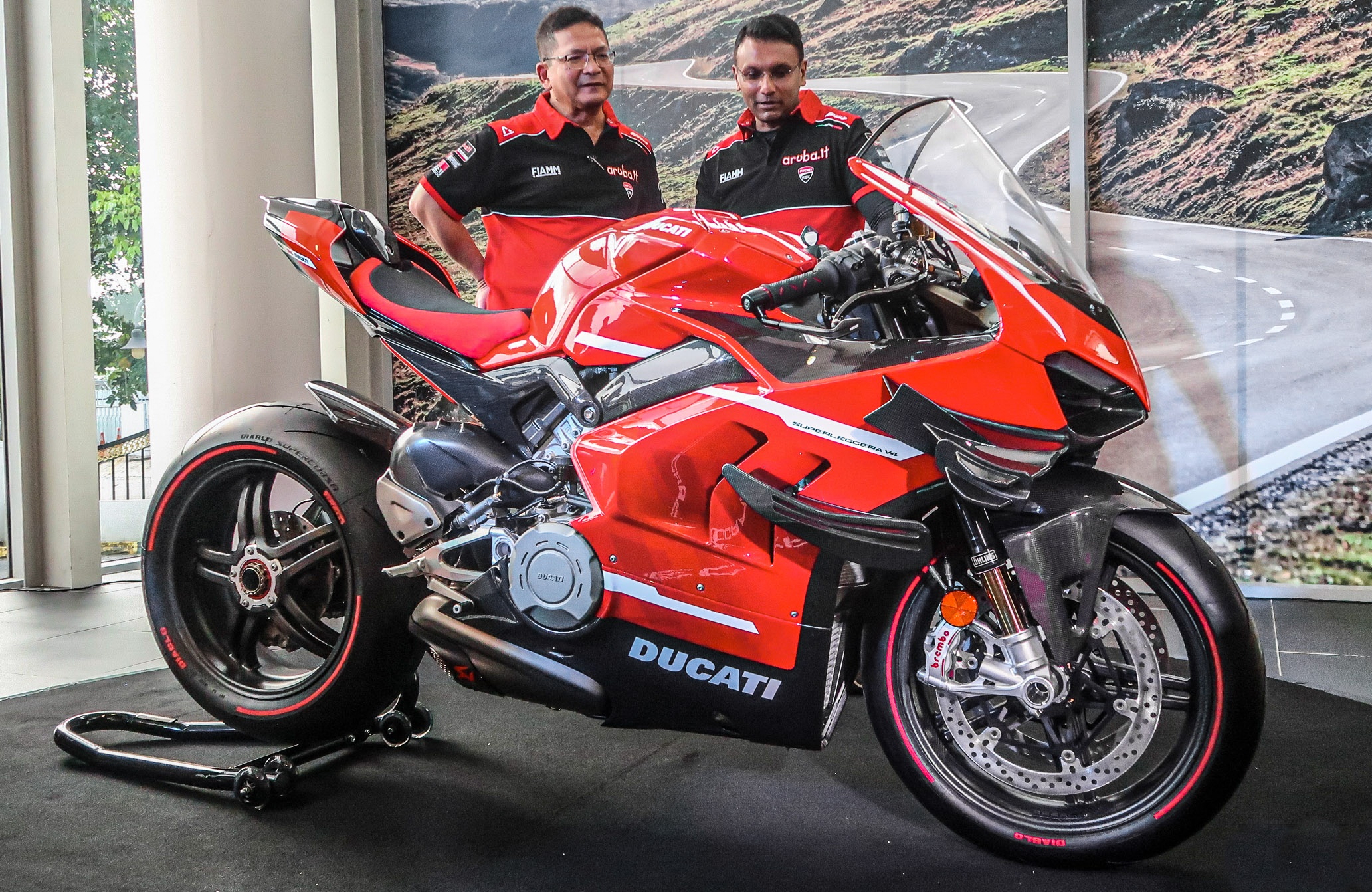 Chi tiet Ducati Superleggera V4 vua duoc ra mat tai Malaysia hinh anh