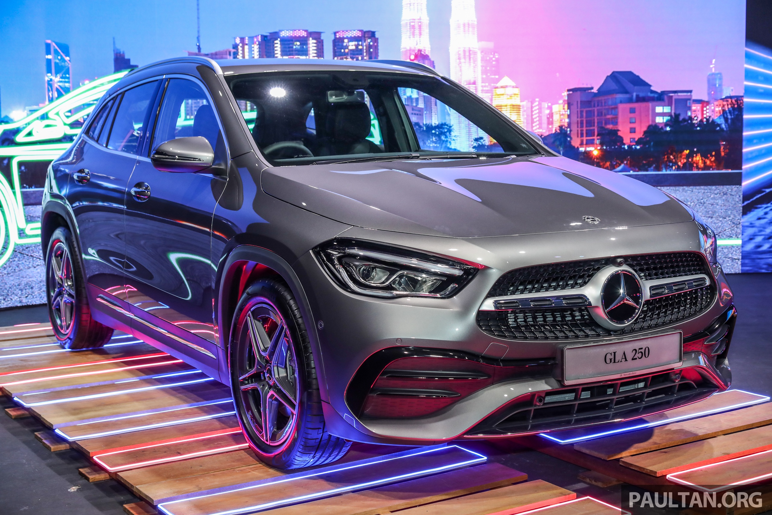 Mercedes-Benz GLA 2021 duoc ra mat tai Malaysia anh 7