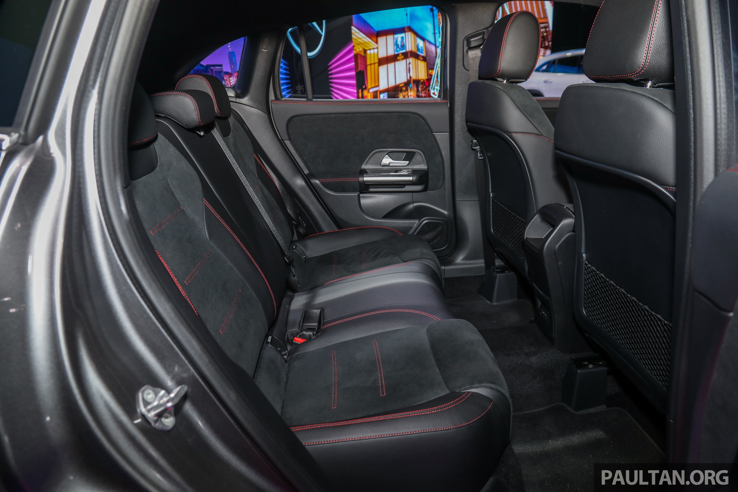 Mercedes-Benz GLA 2021 duoc ra mat tai Malaysia anh 14