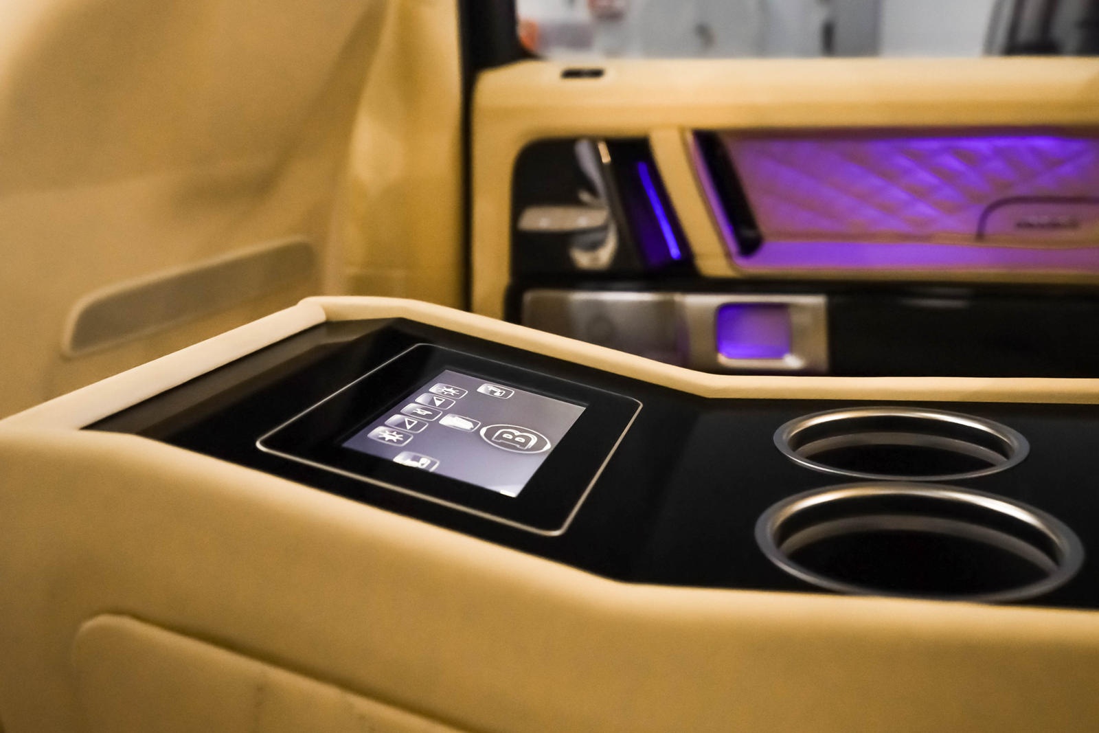 Brabus G V12 900 đầu tiên về tay khách hàng ảnh 14 Brabus G V12 900 dau tien ve tay khach hang anh 14