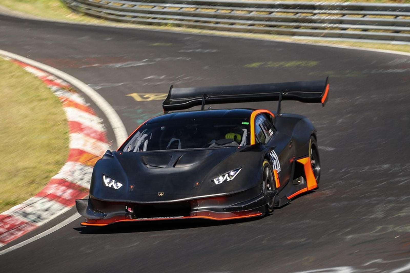 Ban do Lamborghini Huracan STO manh 1.200 ma luc anh 2