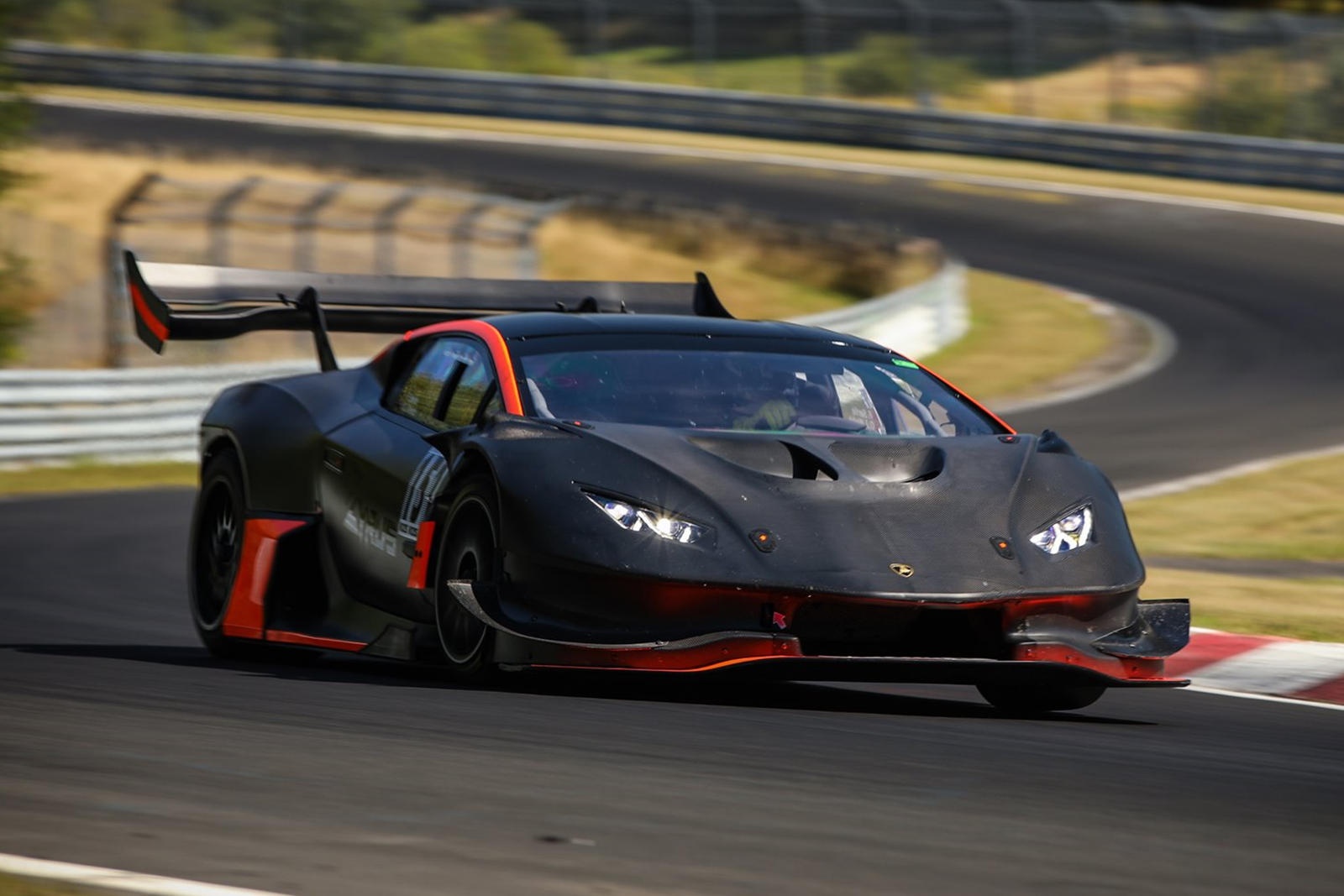 Ban do Lamborghini Huracan STO manh 1.200 ma luc anh 1