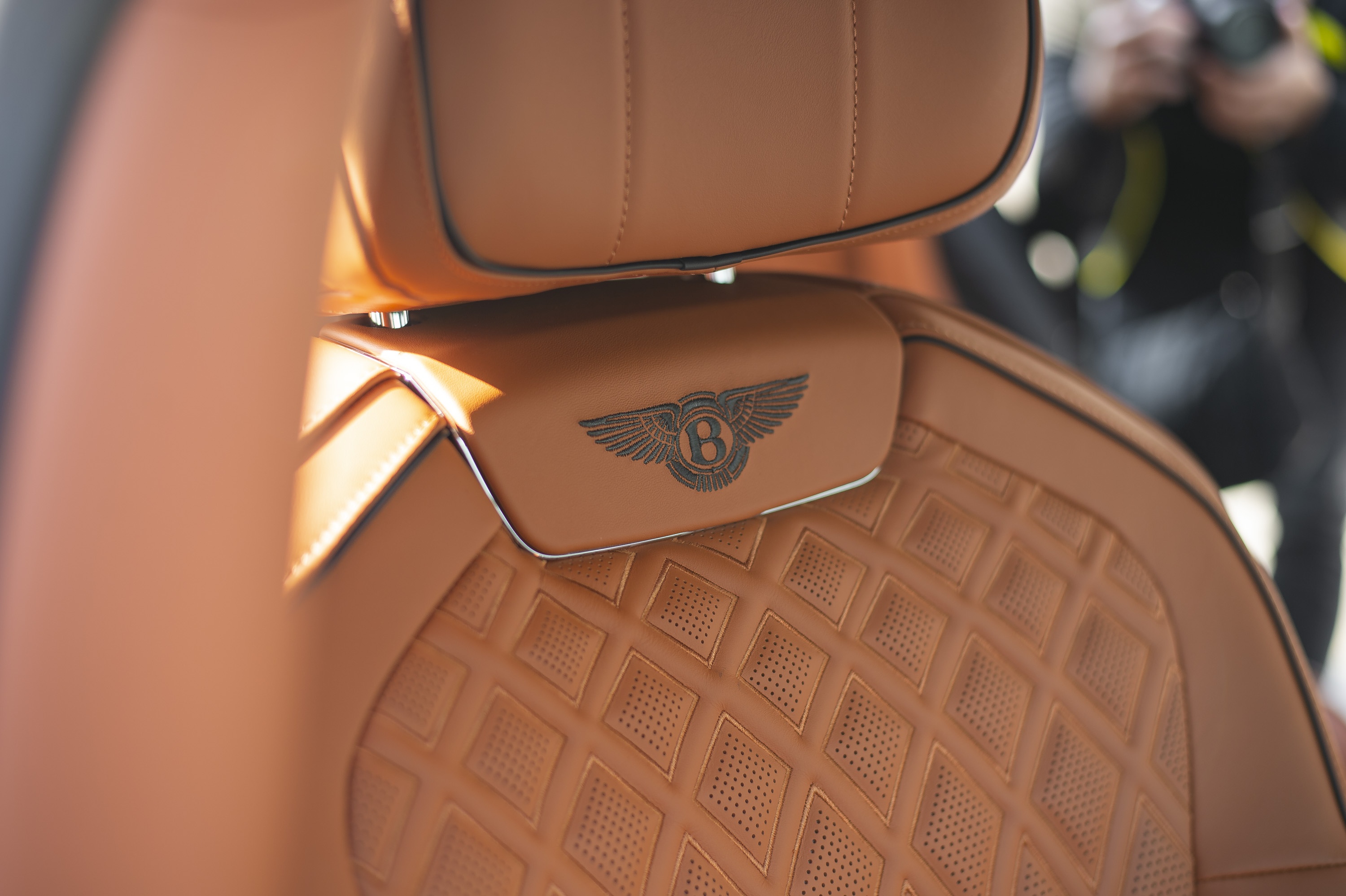 Bentley Flying Spur First Edition W12 2020 thu 2 tai VN anh 13