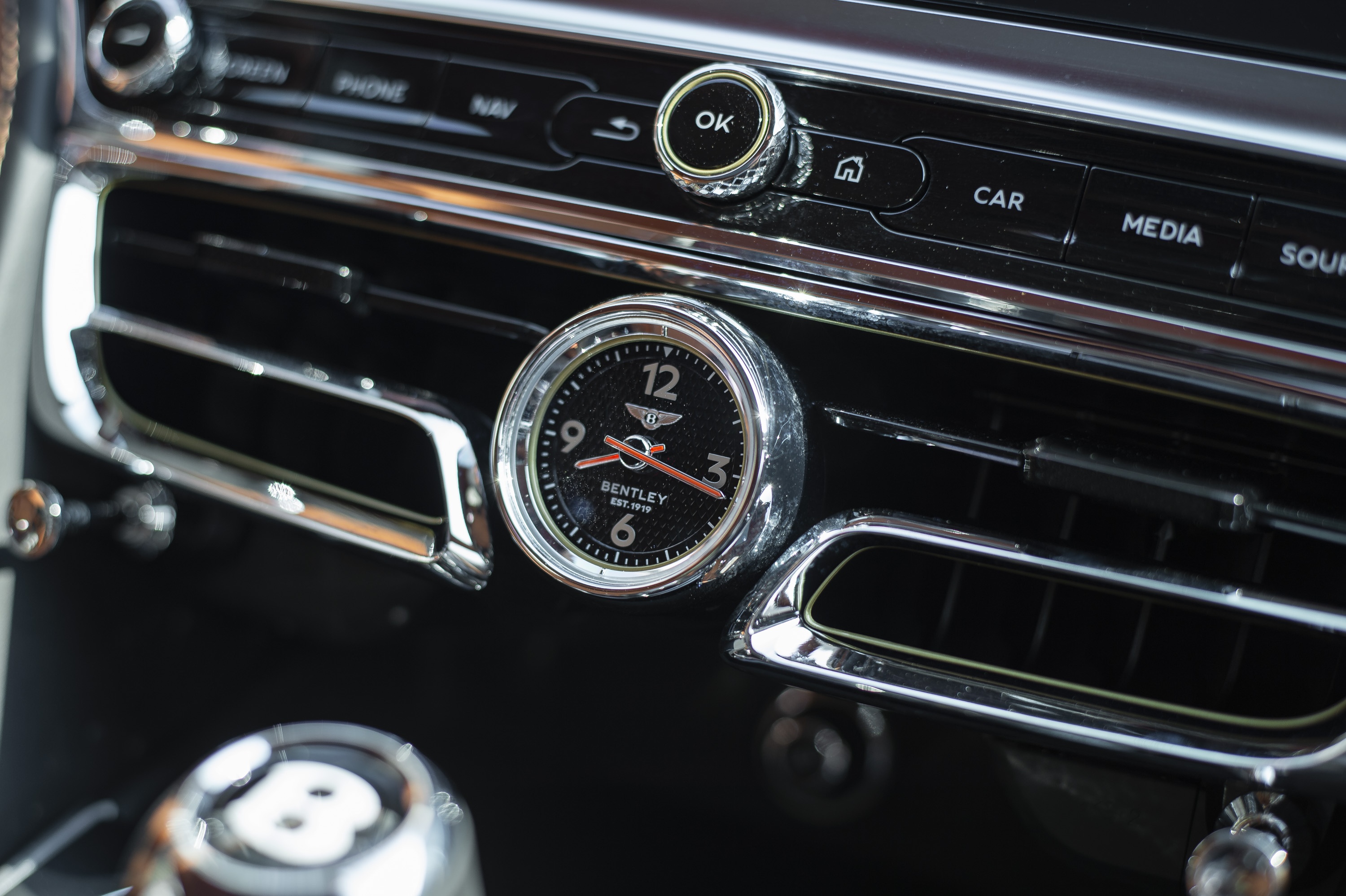 Bentley Flying Spur First Edition W12 2020 thu 2 tai VN anh 14